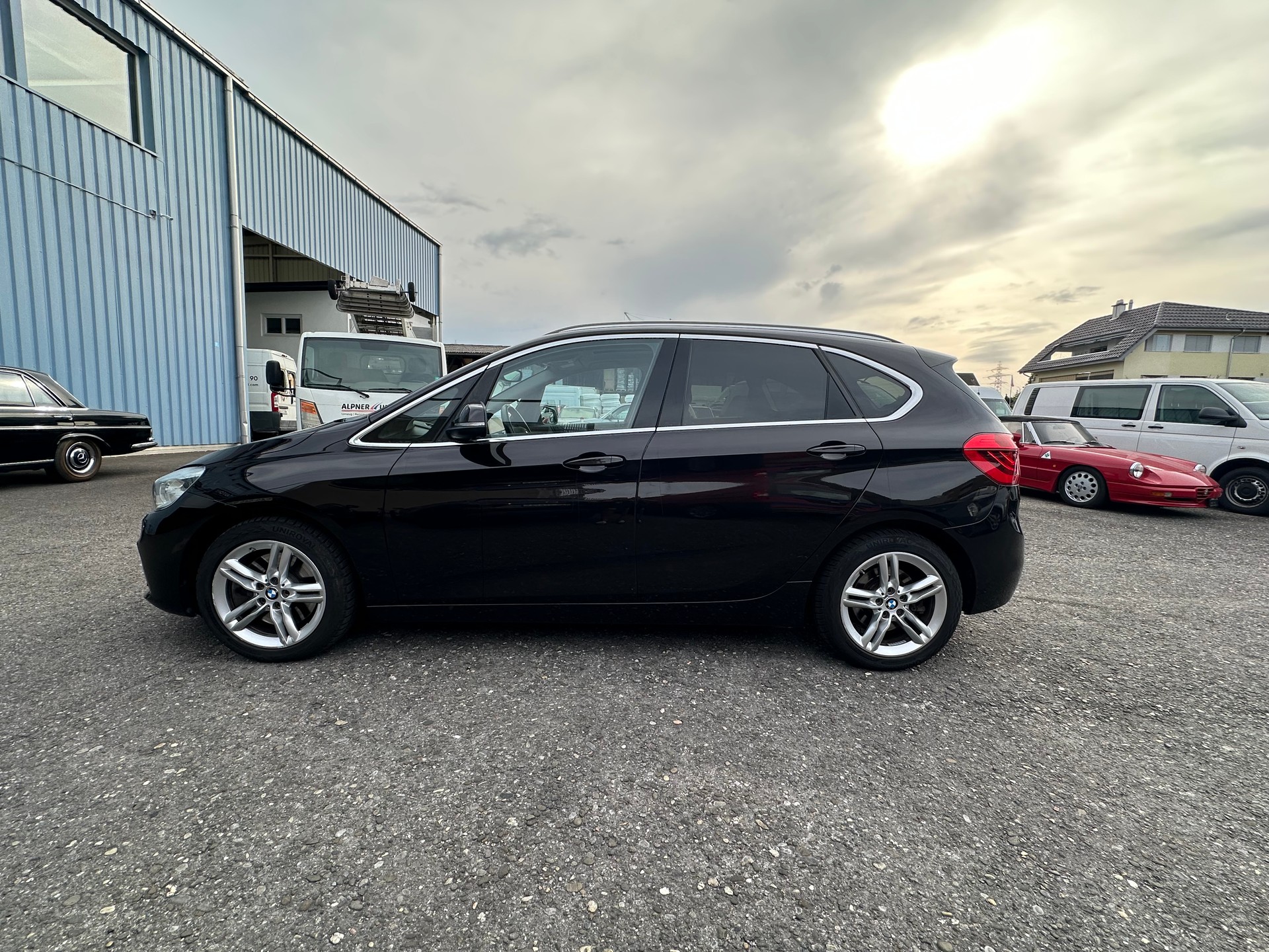 BMW 225i xDrive Active Tourer Luxury Line Steptronic-image-3