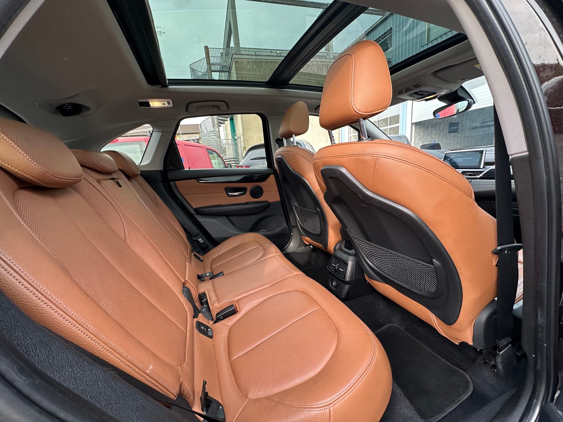 BMW 225i xDrive Active Tourer Luxury Line Steptronic-image-14