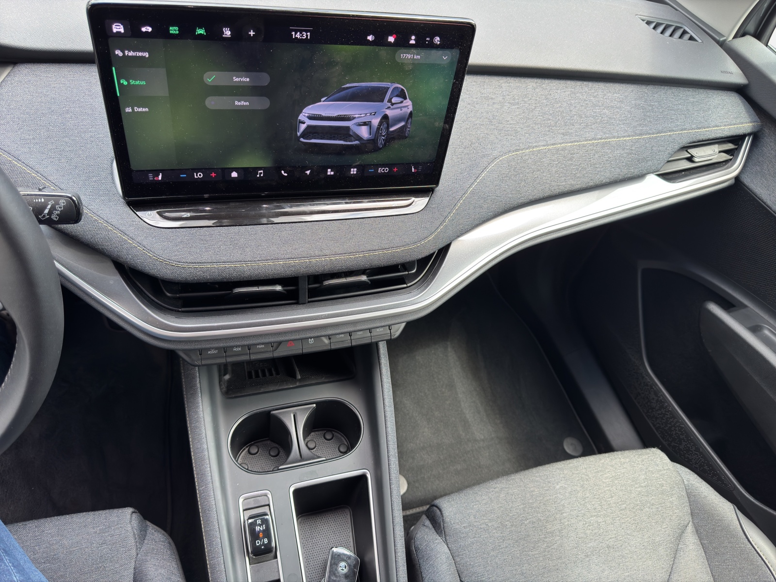 SKODA Elroq 85-image-11