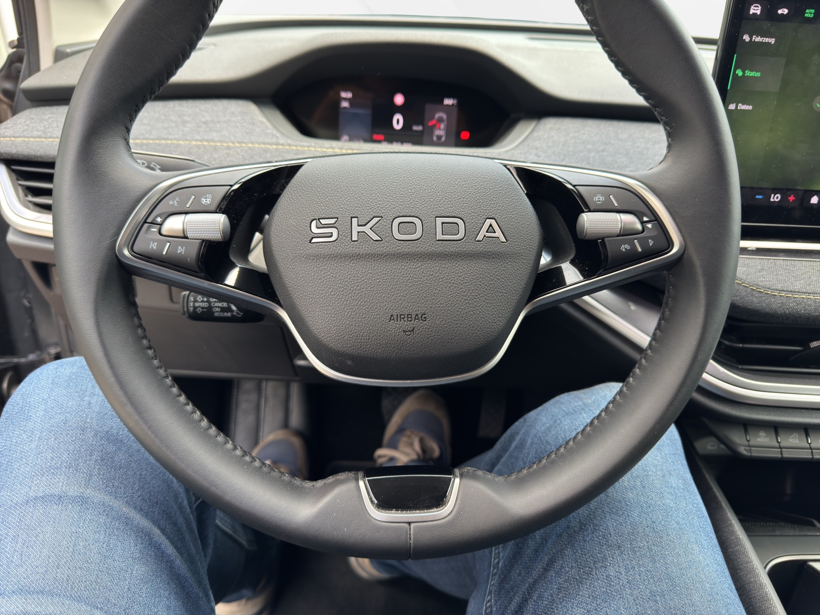 SKODA Elroq 85-image-9