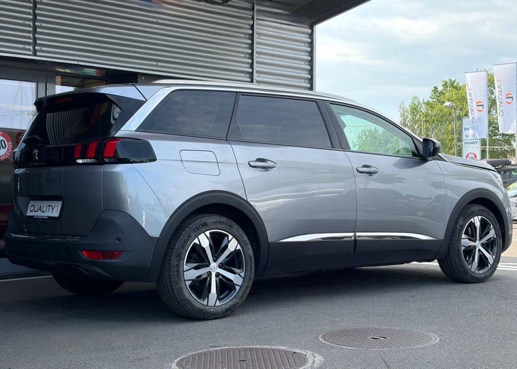 PEUGEOT 5008 1.5 BlueHDi Allure EAT-image-2
