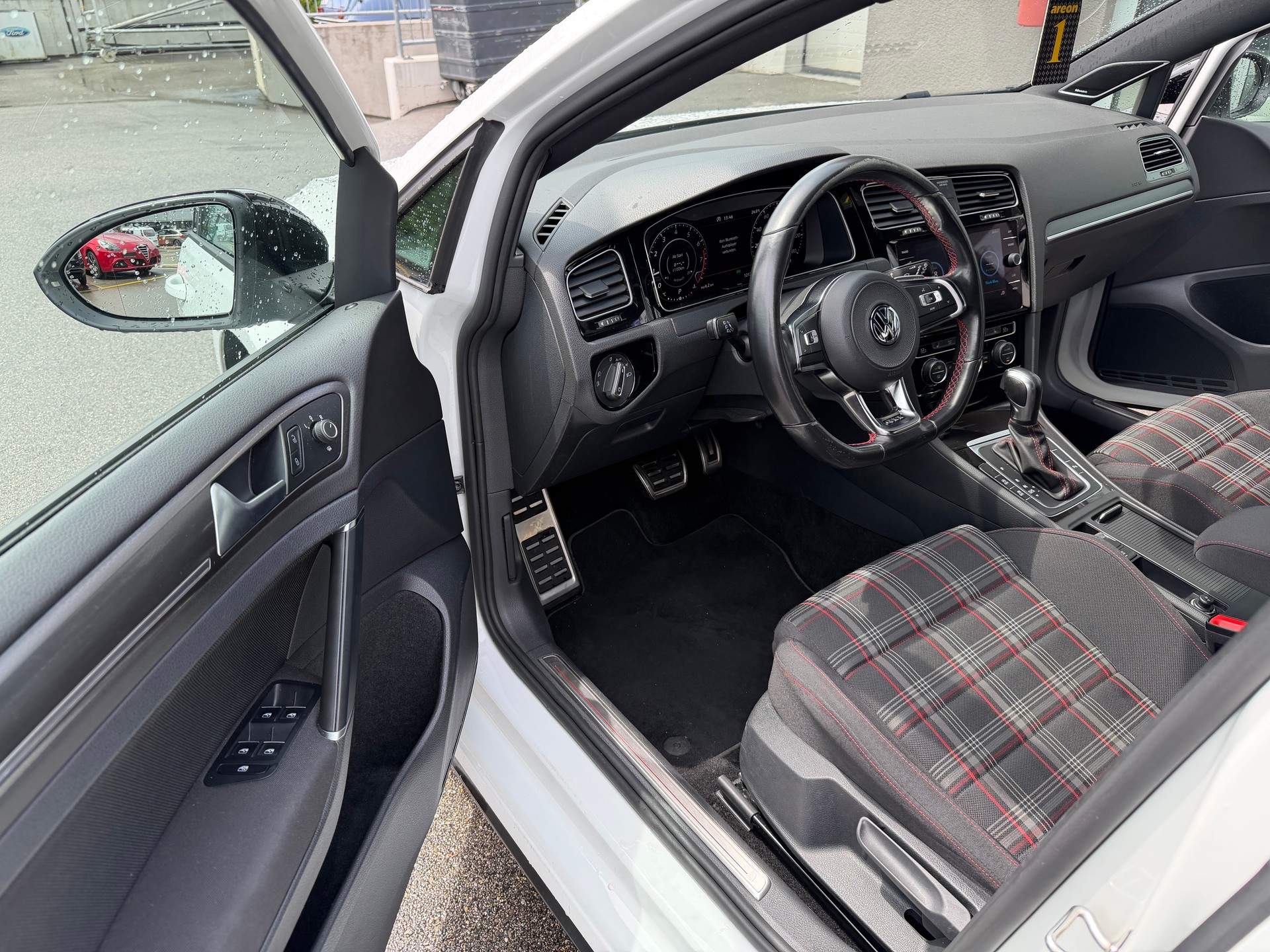 VW Golf 2.0 TSI GTI Performance DSG-image-6