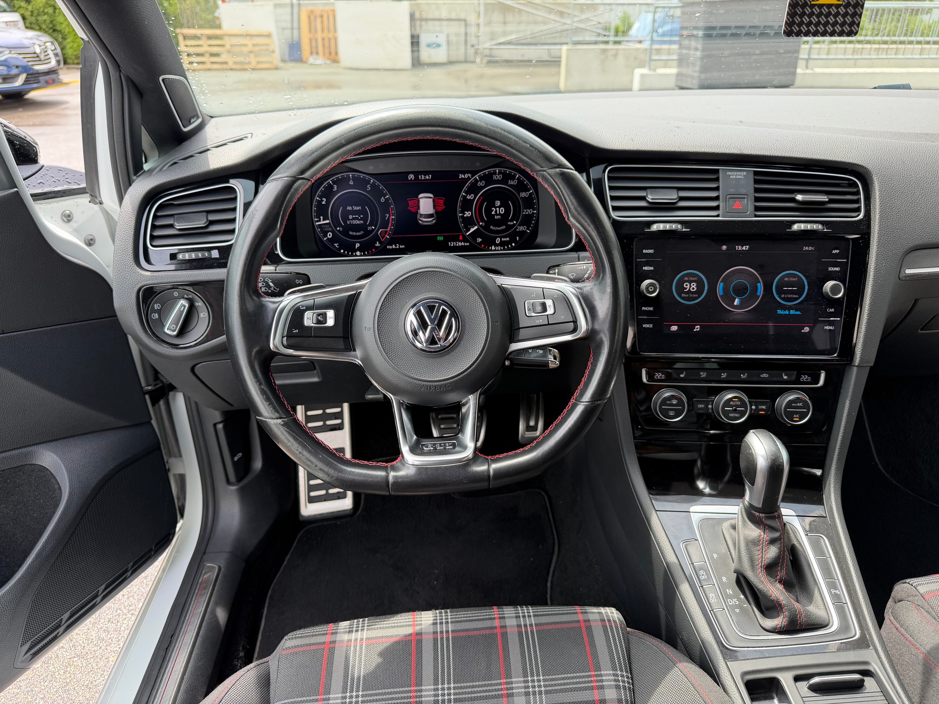VW Golf 2.0 TSI GTI Performance DSG-image-9