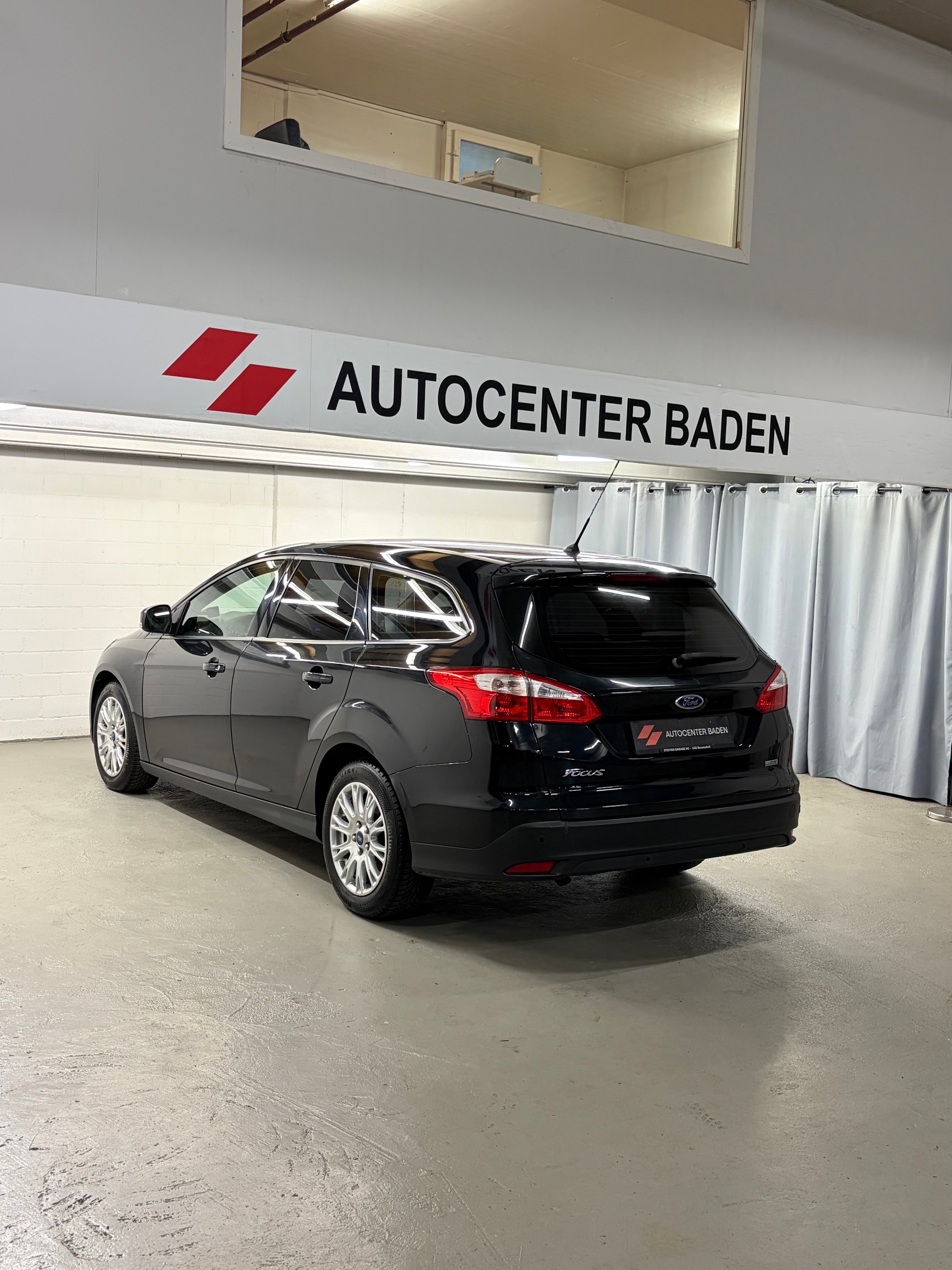 FORD Focus 1.0 SCTi Titanium-image-5
