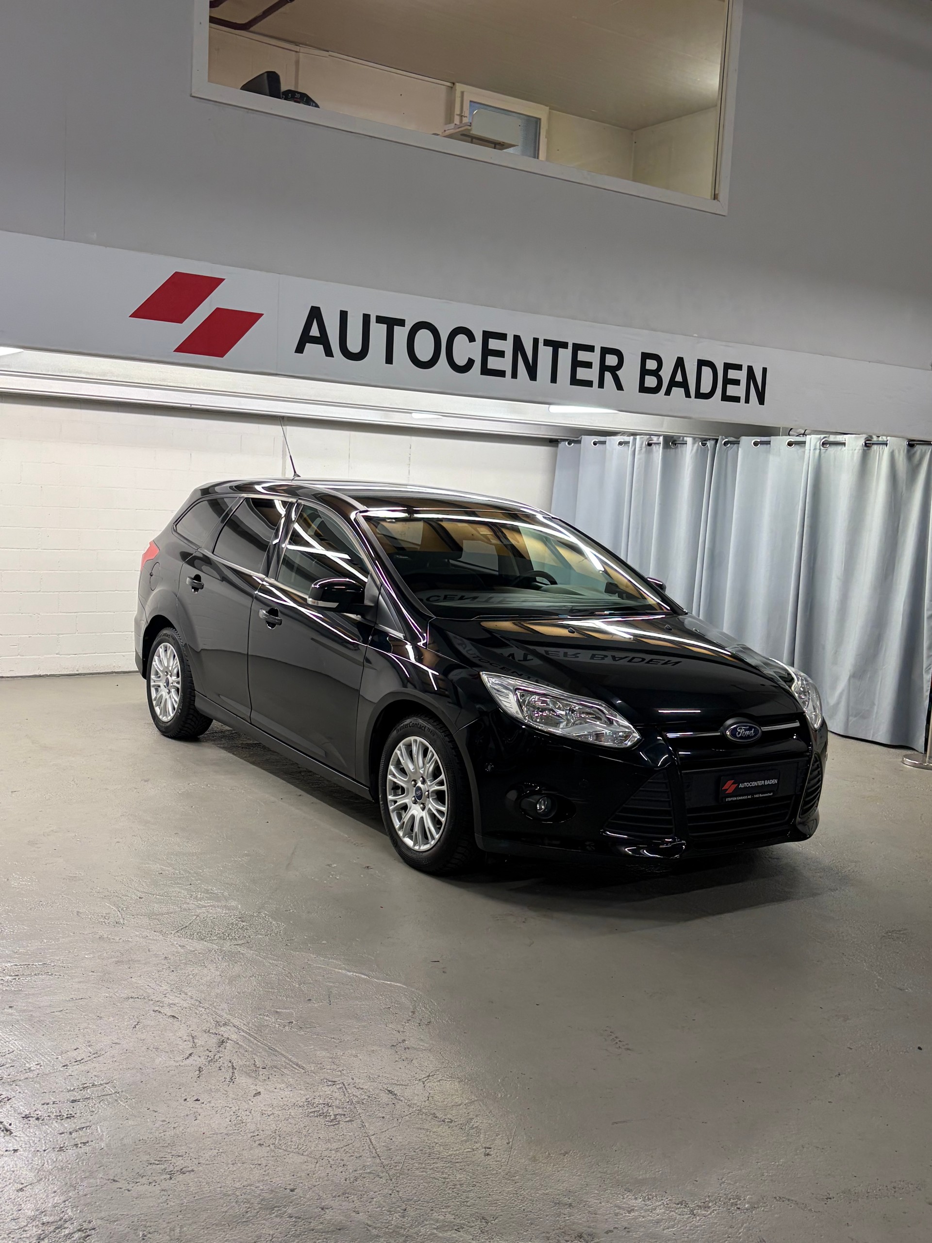 FORD Focus 1.0 SCTi Titanium-image-2