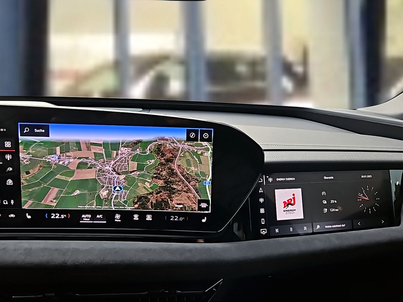 AUDI S6 Avant e-tron quattro Mythosschwarz Metallic-image-12