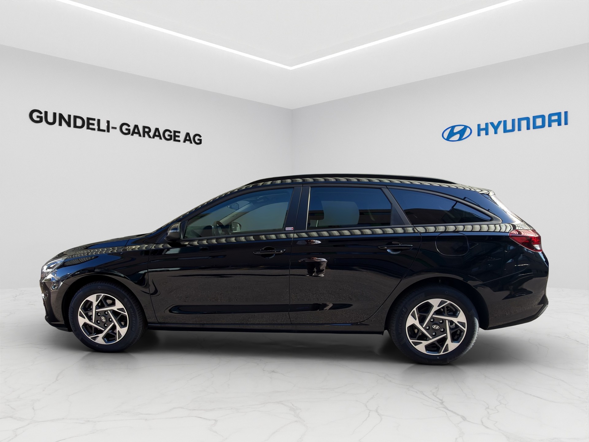 HYUNDAI i30 Wagon 1.5 T-GDi Amplia 48V MH DCT-showroom-element-2