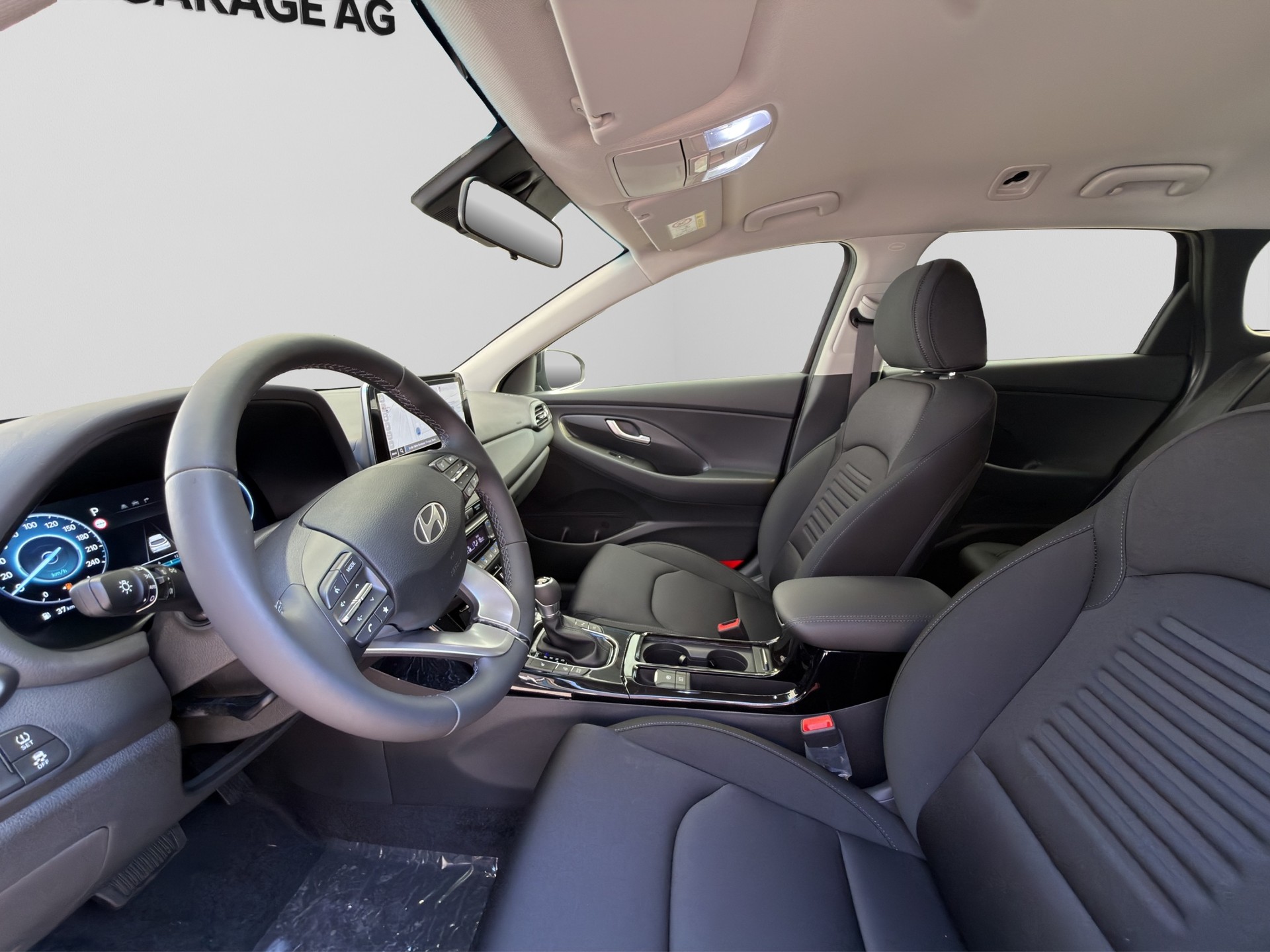 HYUNDAI i30 Wagon 1.5 T-GDi Amplia 48V MH DCT-image-8