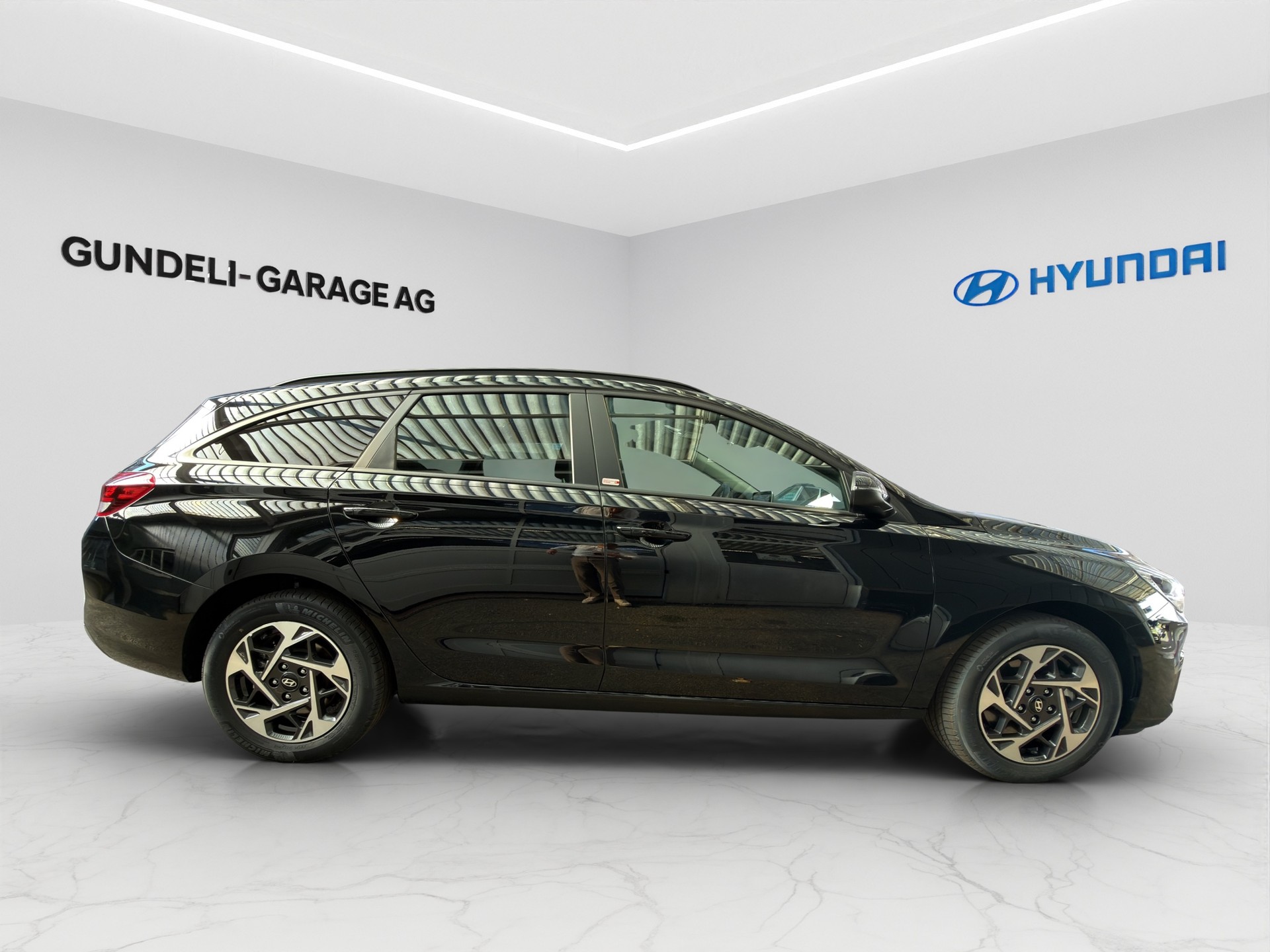 HYUNDAI i30 Wagon 1.5 T-GDi Amplia 48V MH DCT-image-6