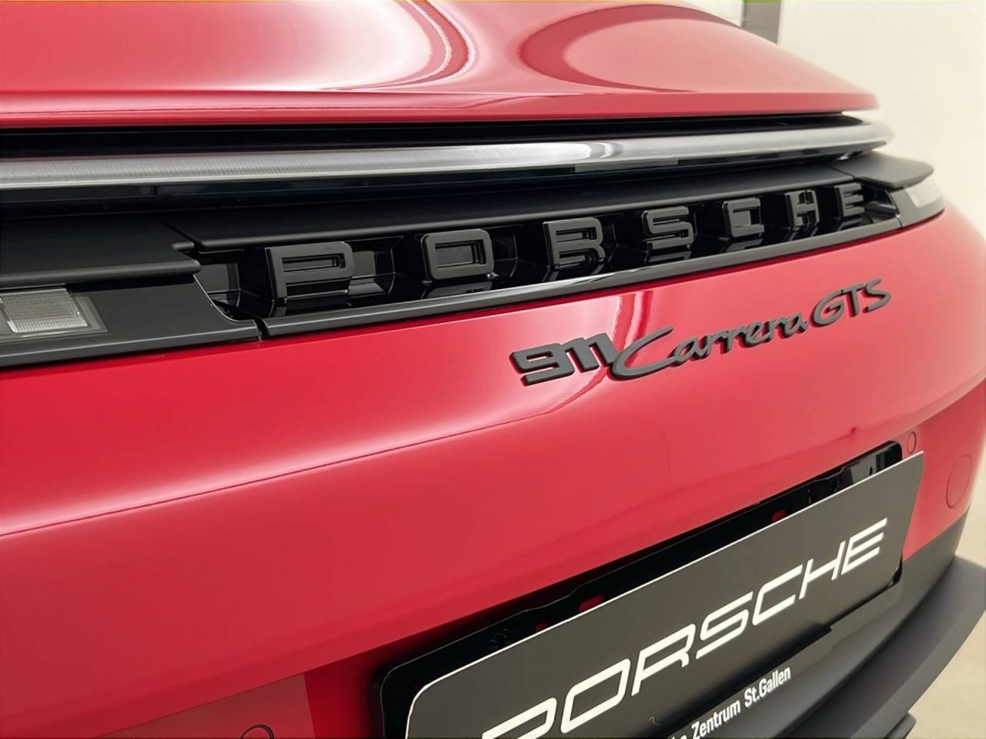 PORSCHE 911 Carrera GTS-image-7