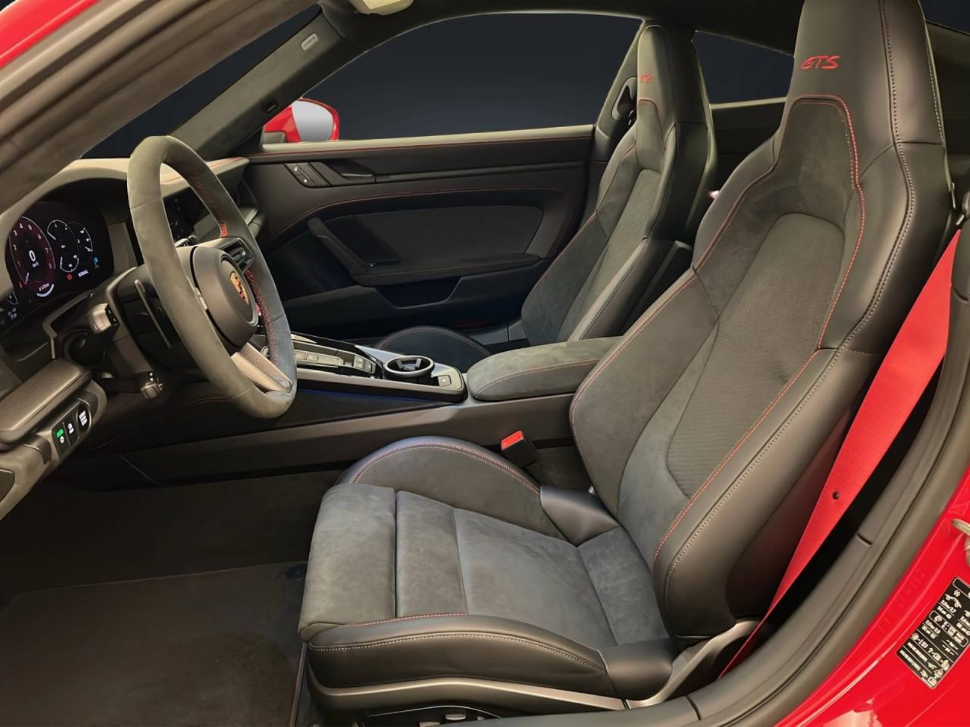 PORSCHE 911 Carrera GTS-image-4