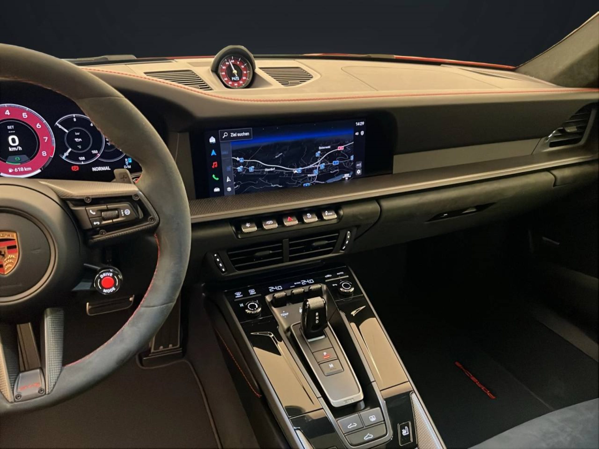 PORSCHE 911 Carrera GTS-image-9