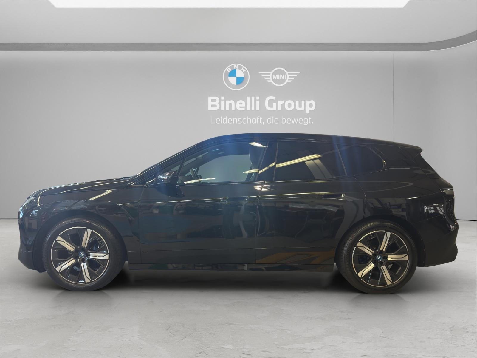 BMW iX xDrive40-image-3