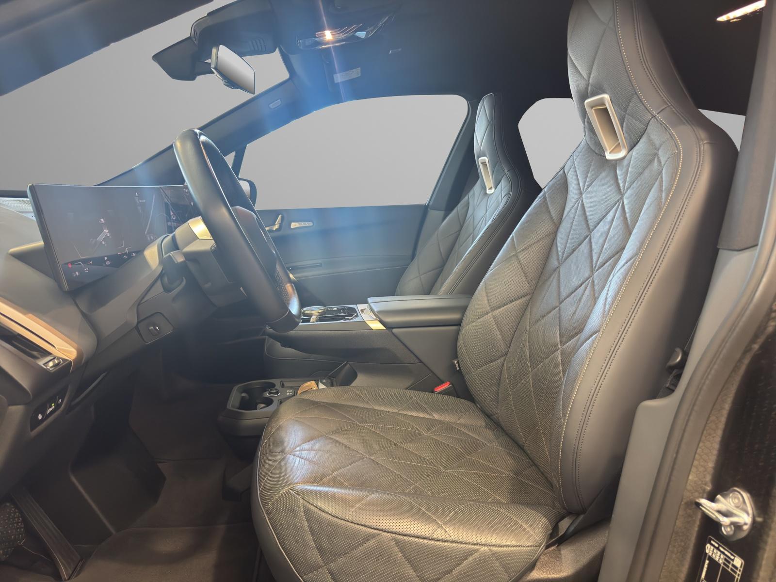 BMW iX xDrive40-image-6