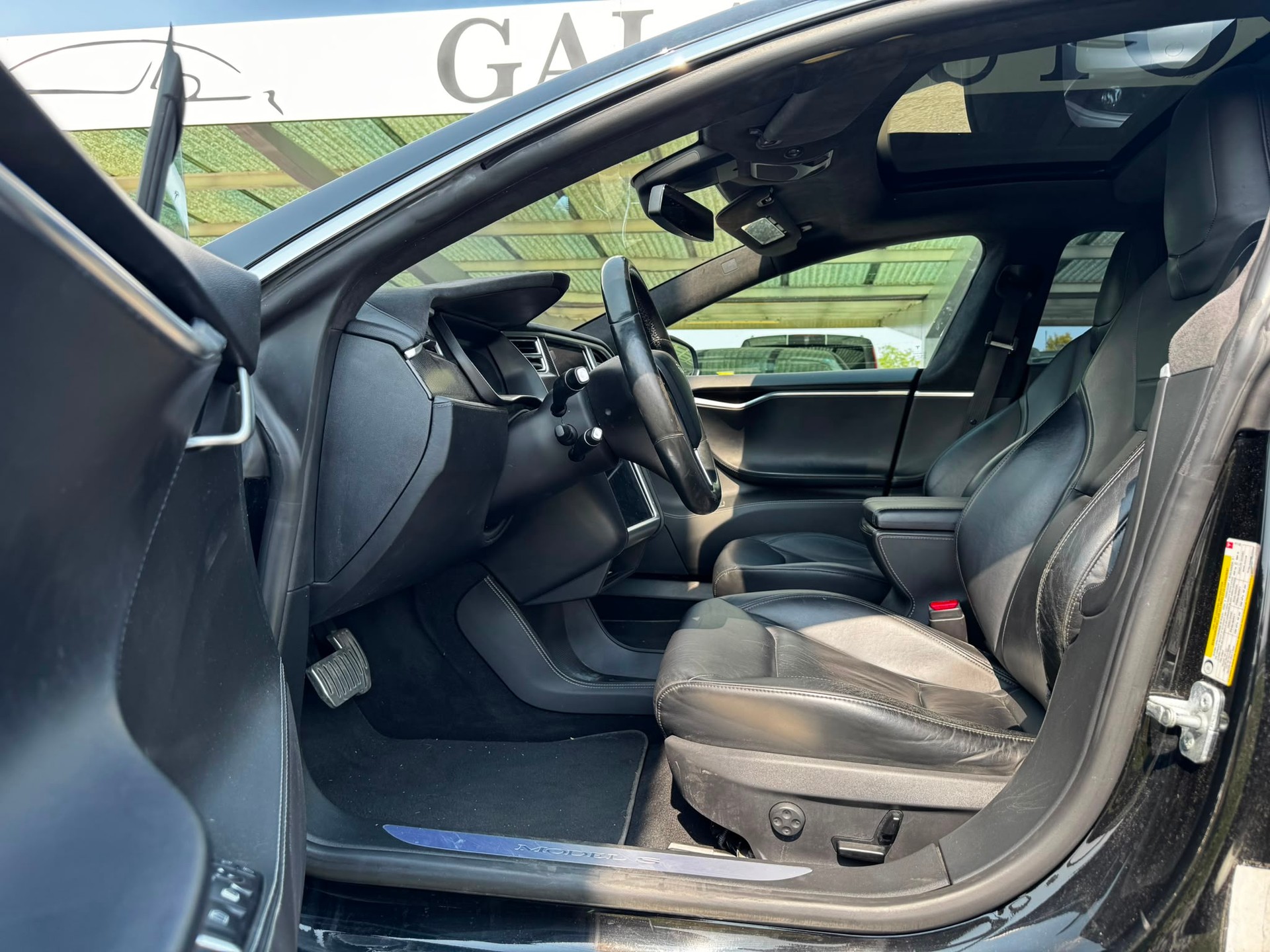TESLA Model S 85 D Performance-image-7
