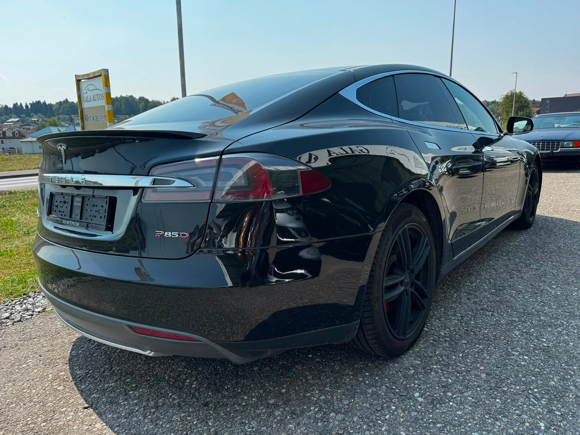 TESLA Model S 85 D Performance-image-3