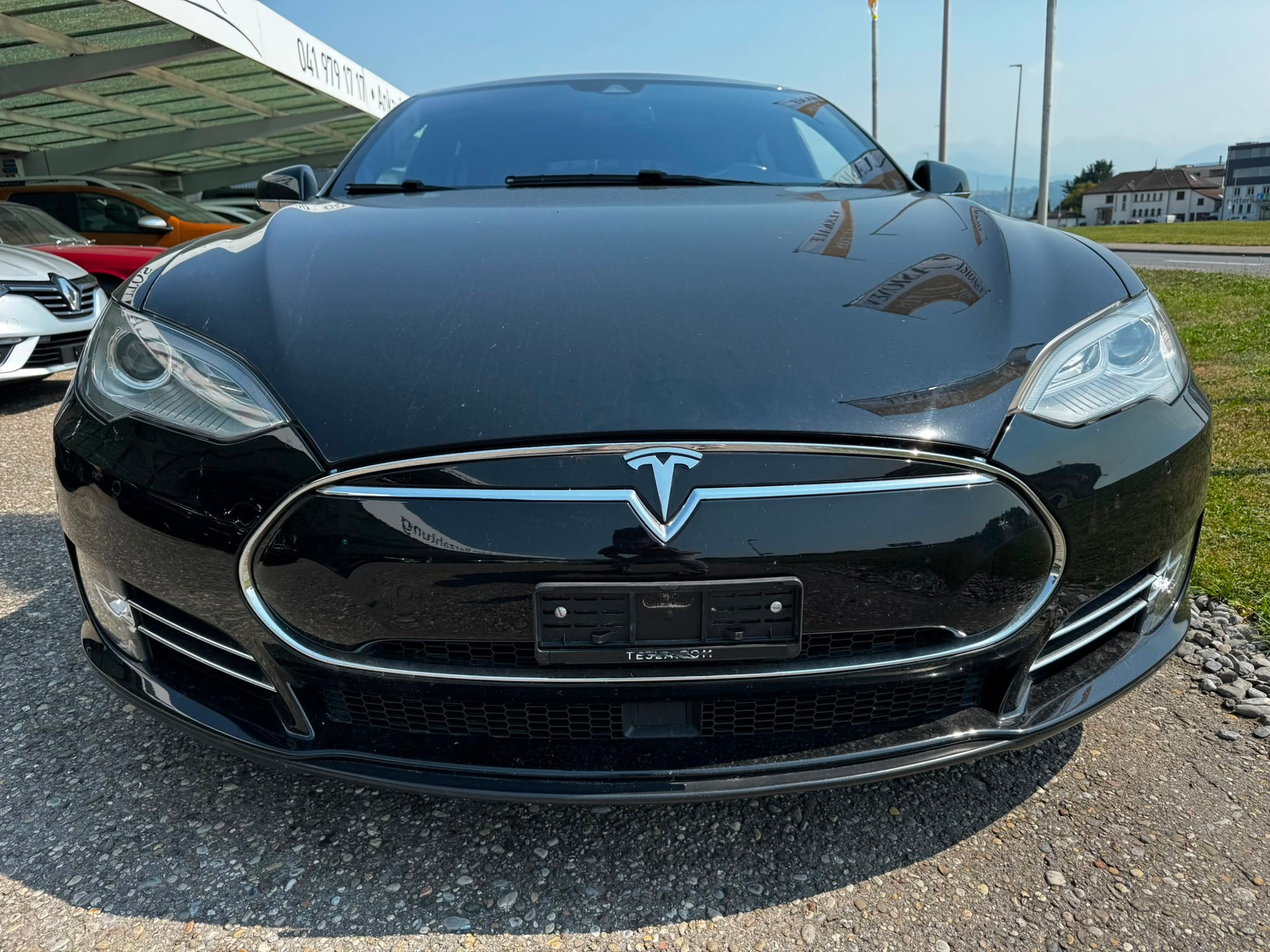 TESLA Model S 85 D Performance-image-1