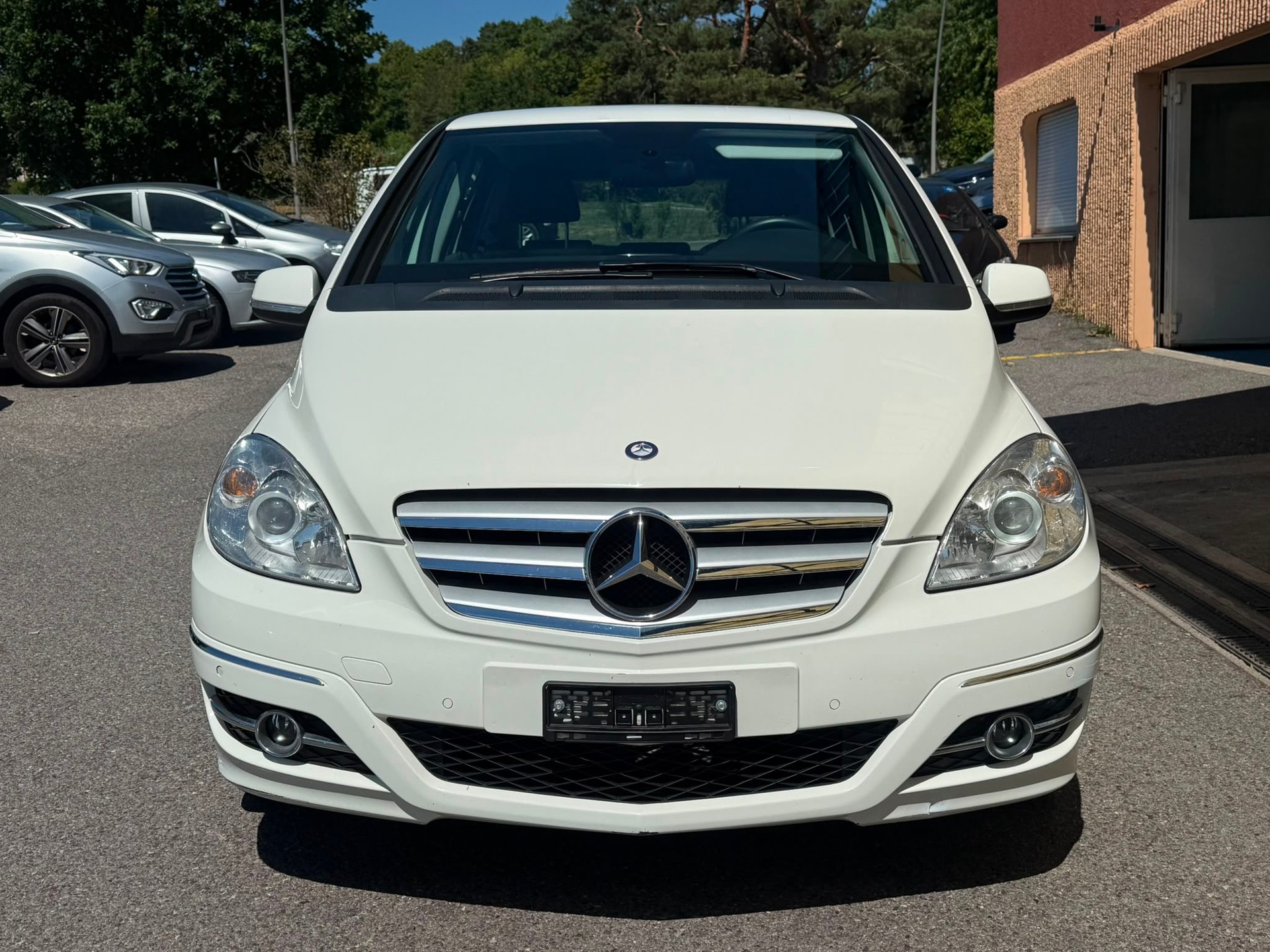 MERCEDES-BENZ B 200-image-0