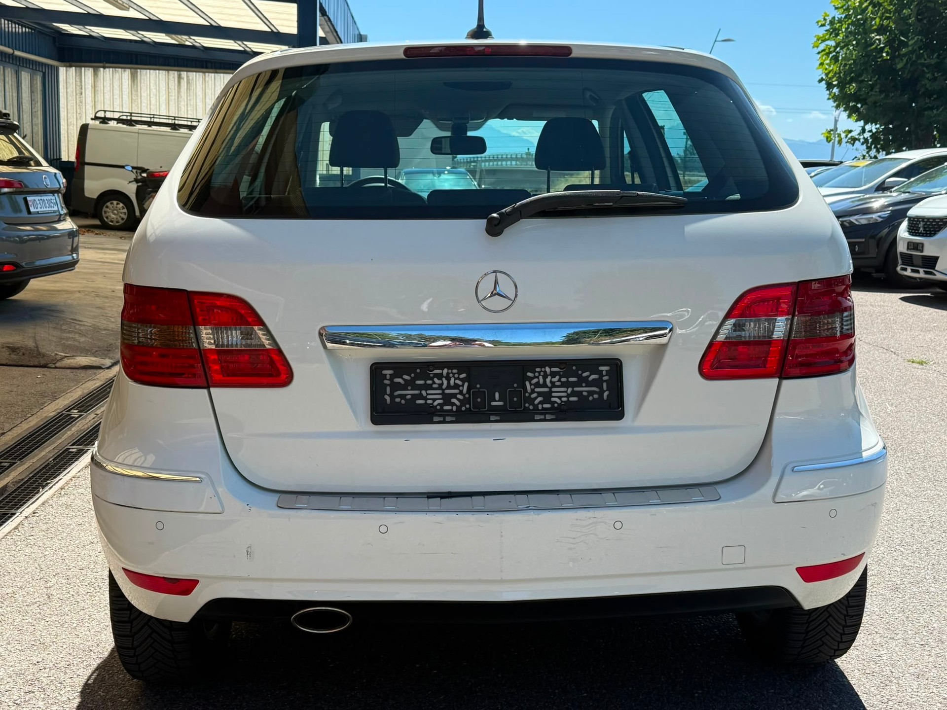 MERCEDES-BENZ B 200-image-8