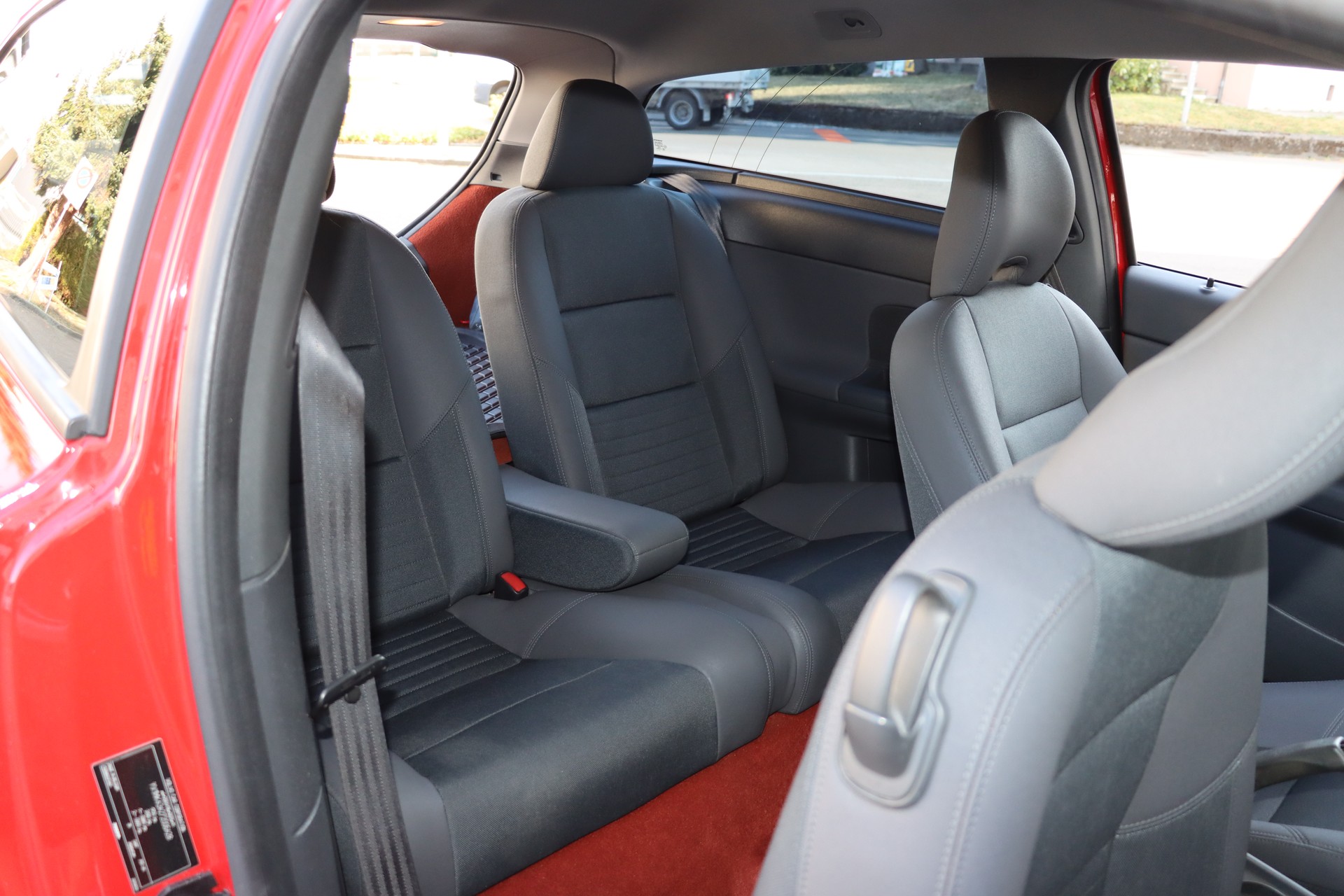 VOLVO C30 2.0 Momentum-image-9