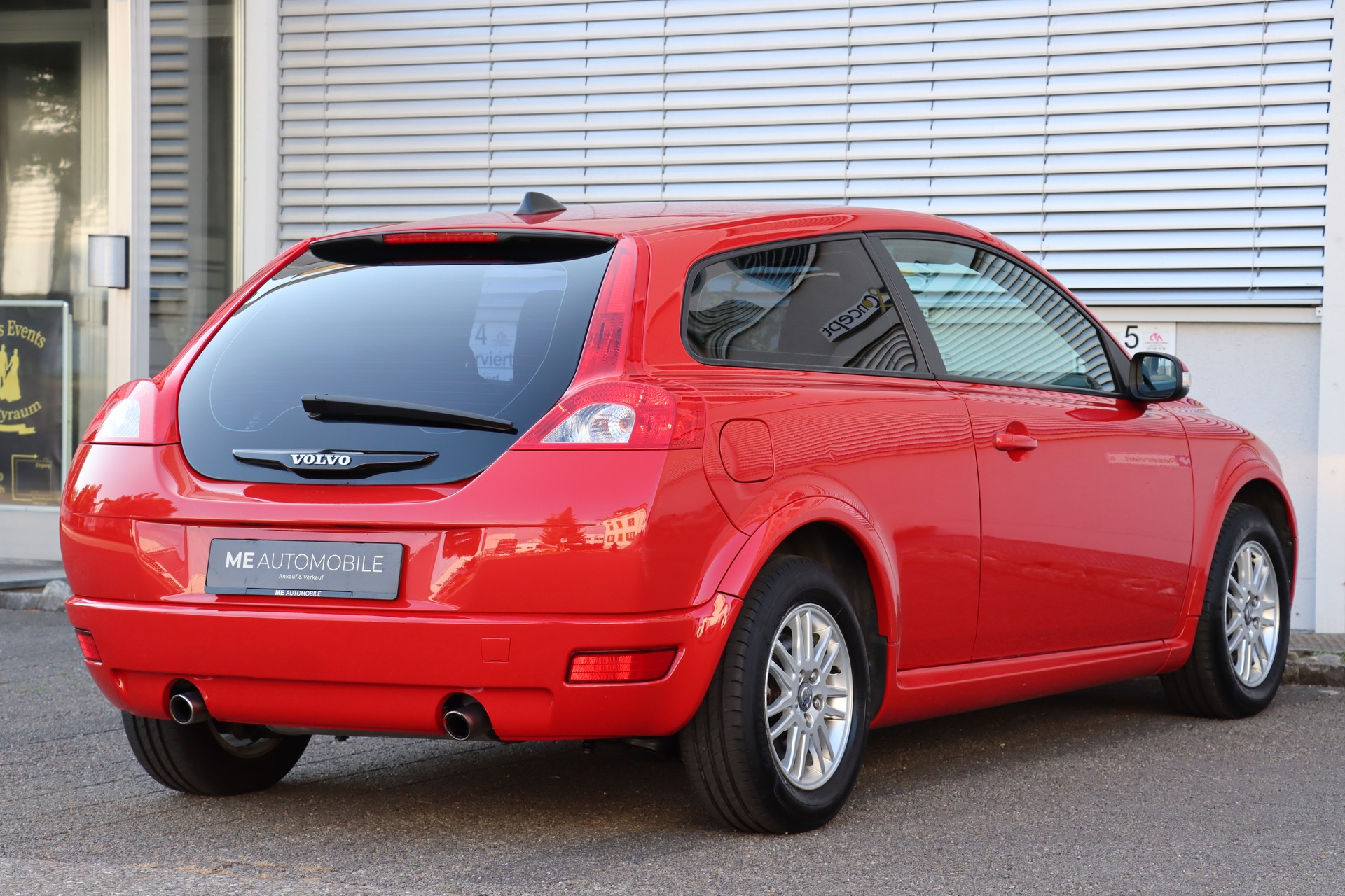 VOLVO C30 2.0 Momentum-image-3