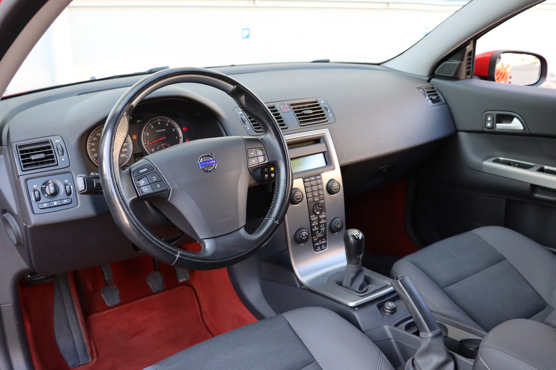 VOLVO C30 2.0 Momentum-image-6