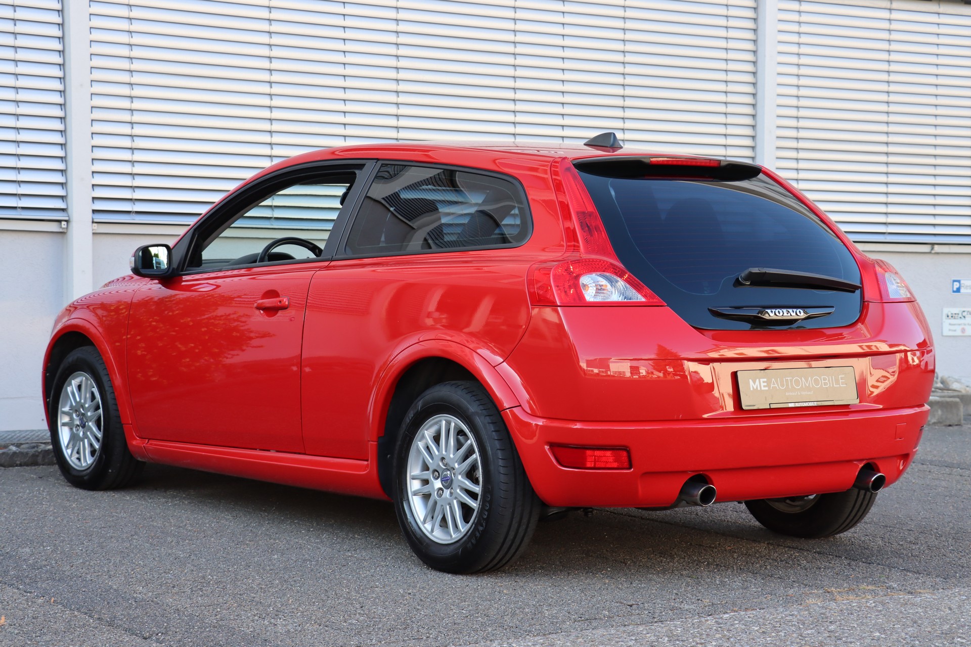 VOLVO C30 2.0 Momentum-image-2