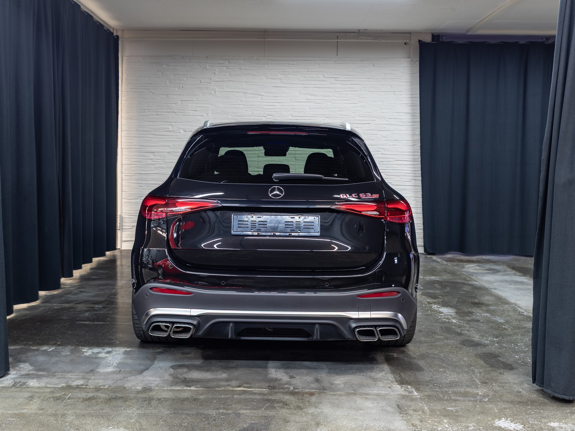 MERCEDES-BENZ GLC 63 AMG S E Performance-image-3