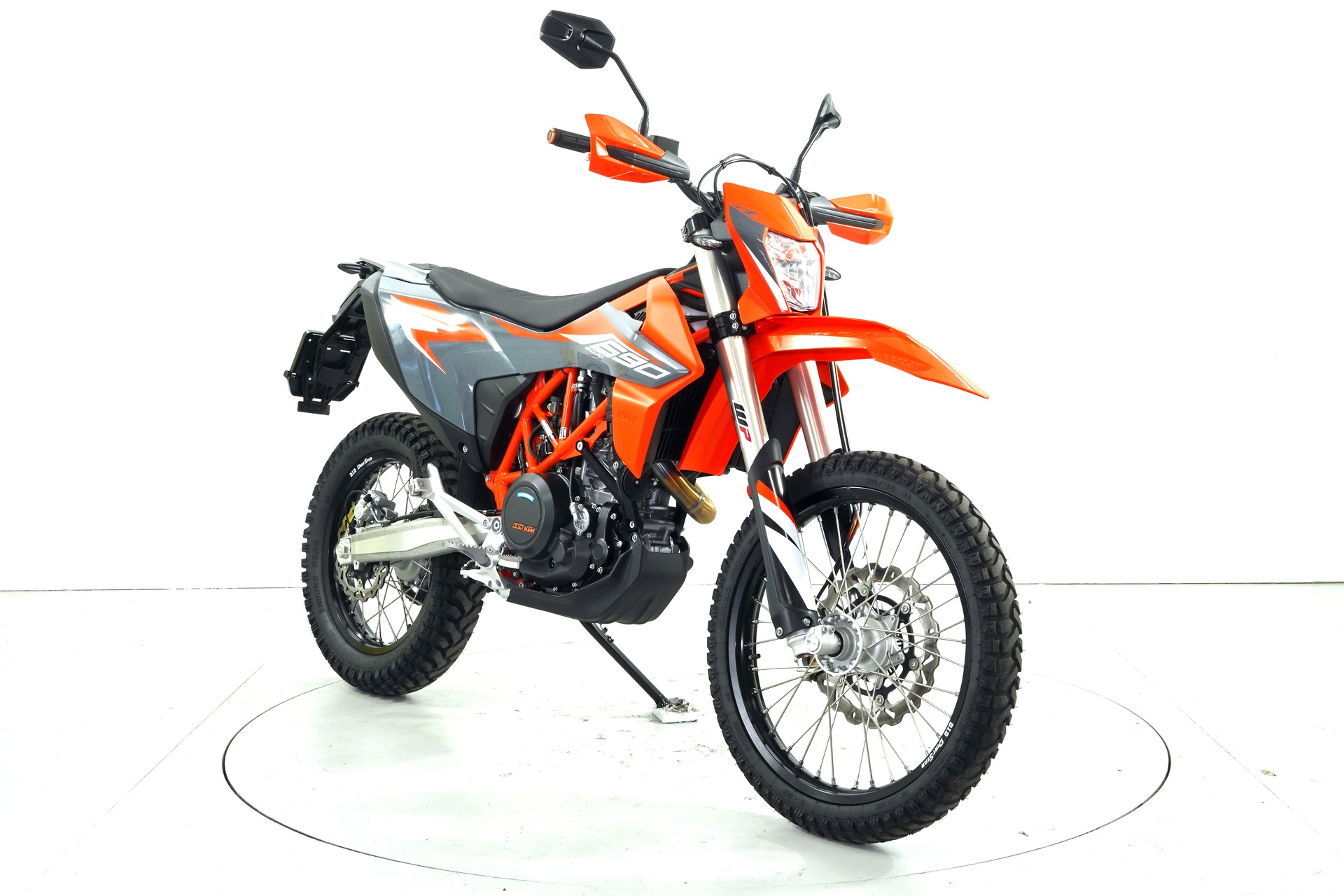 KTM 690 Enduro R-showroom-element-1