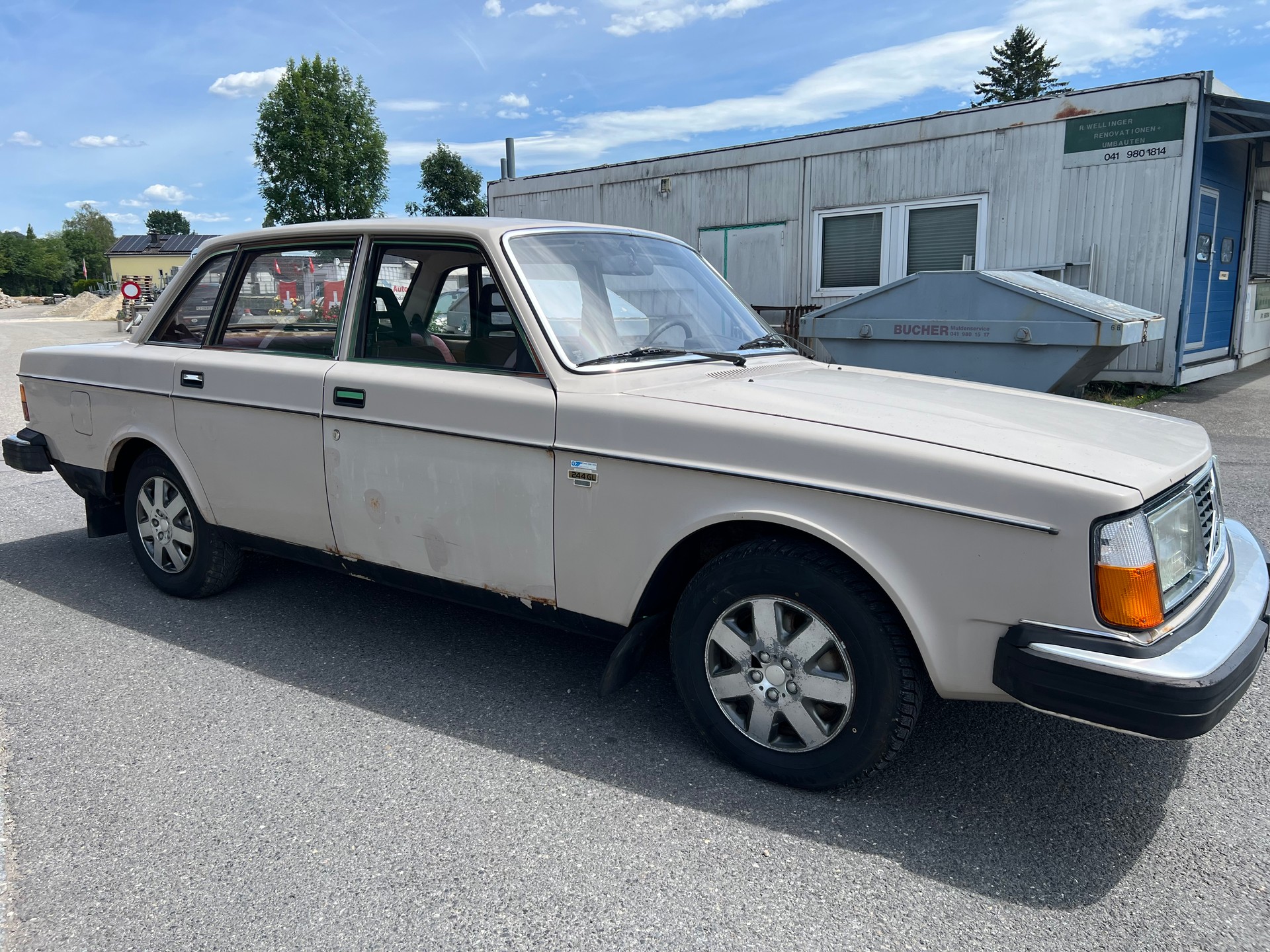 VOLVO 244-image-2