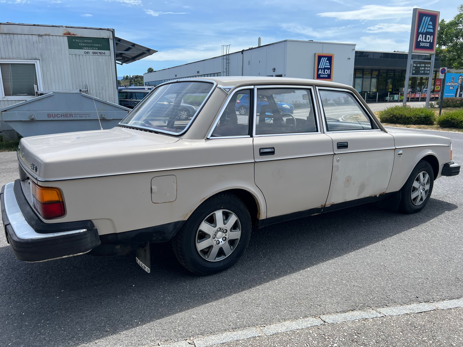 VOLVO 244-image-4