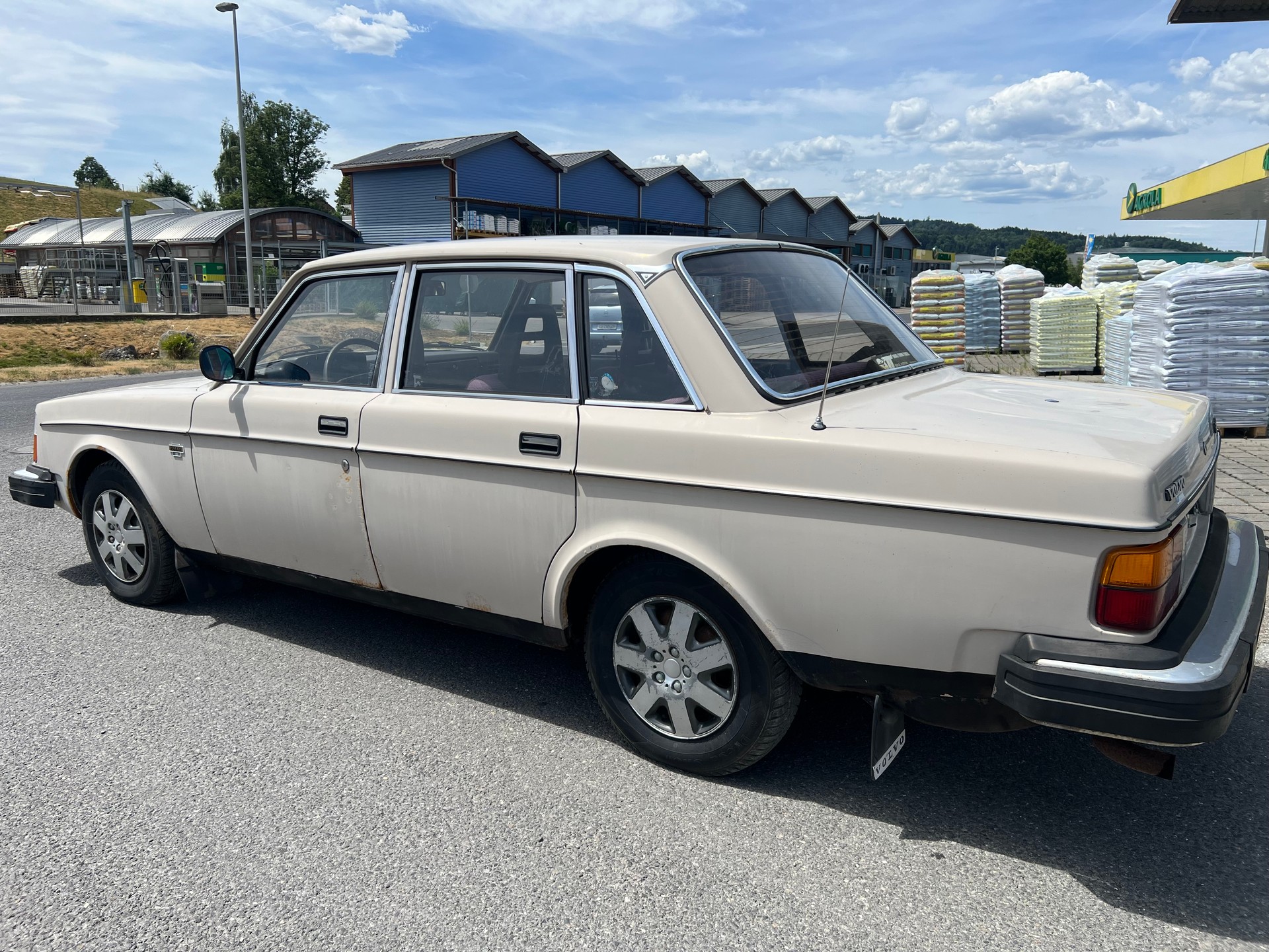 VOLVO 244-image-3