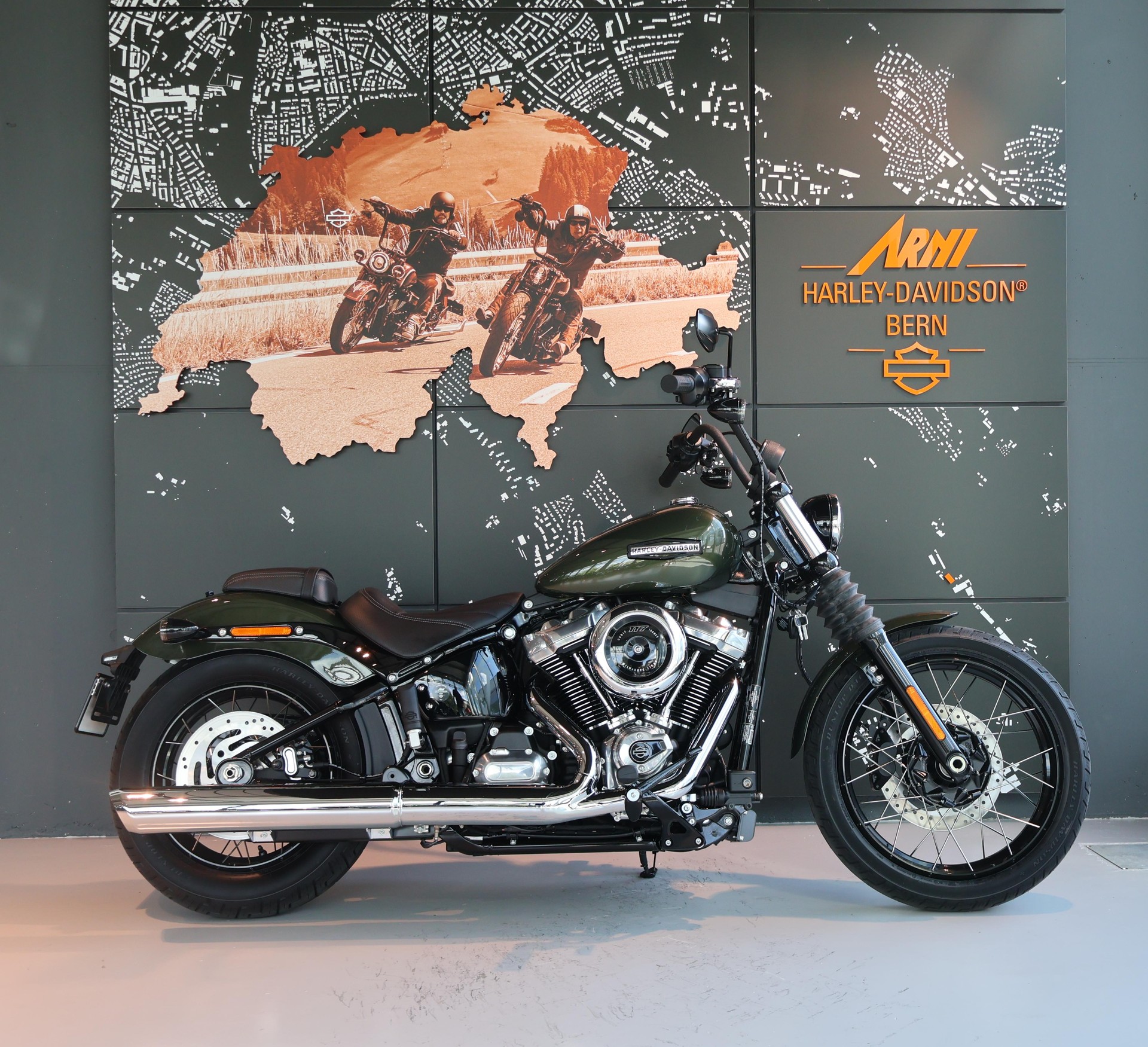 HARLEY-DAVIDSON FXBB Softail Street Bob 117ci