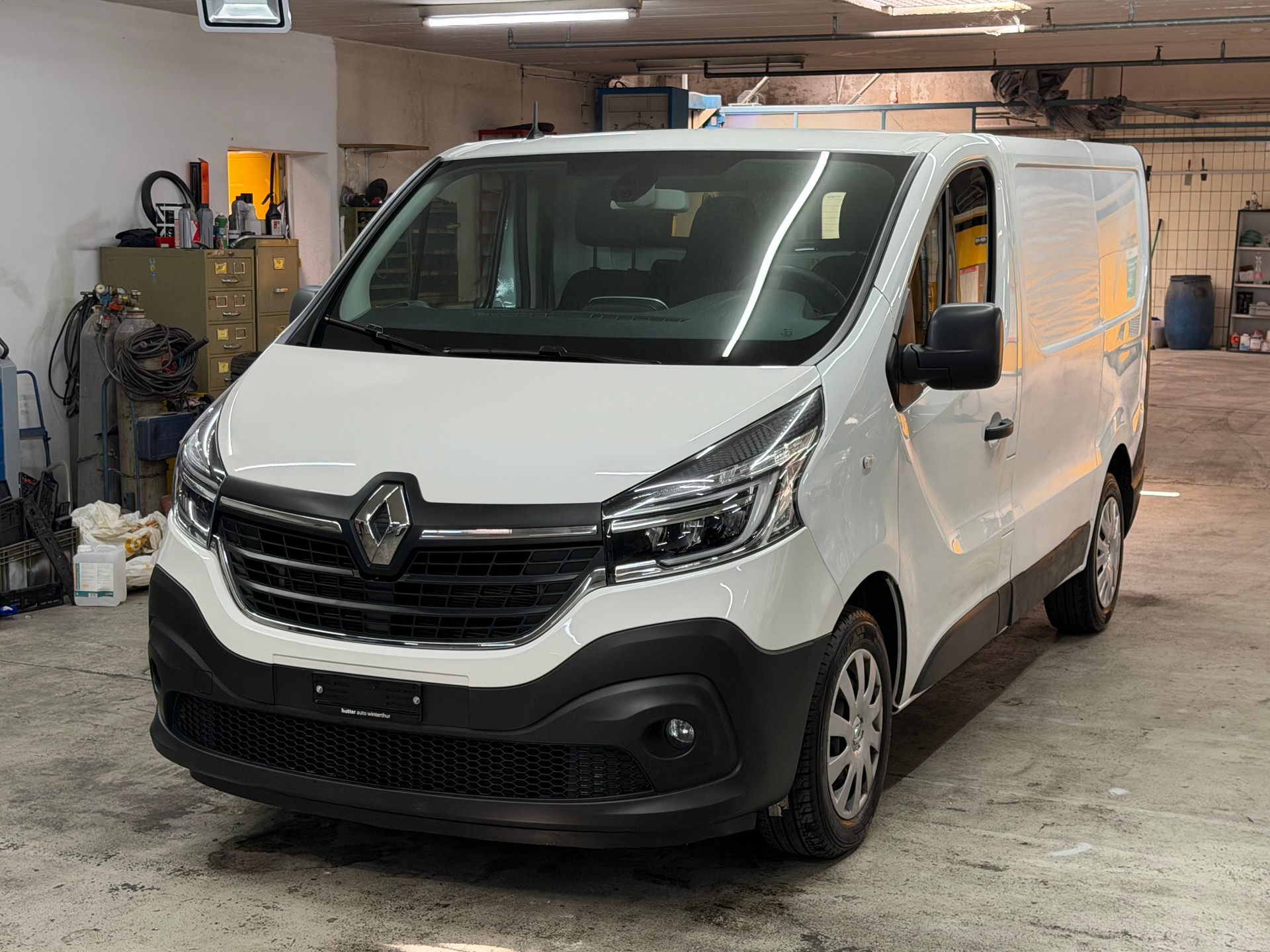 RENAULT Trafic 2.0 ENERGY dCi145 3.0t Business L1H1 A-image-1