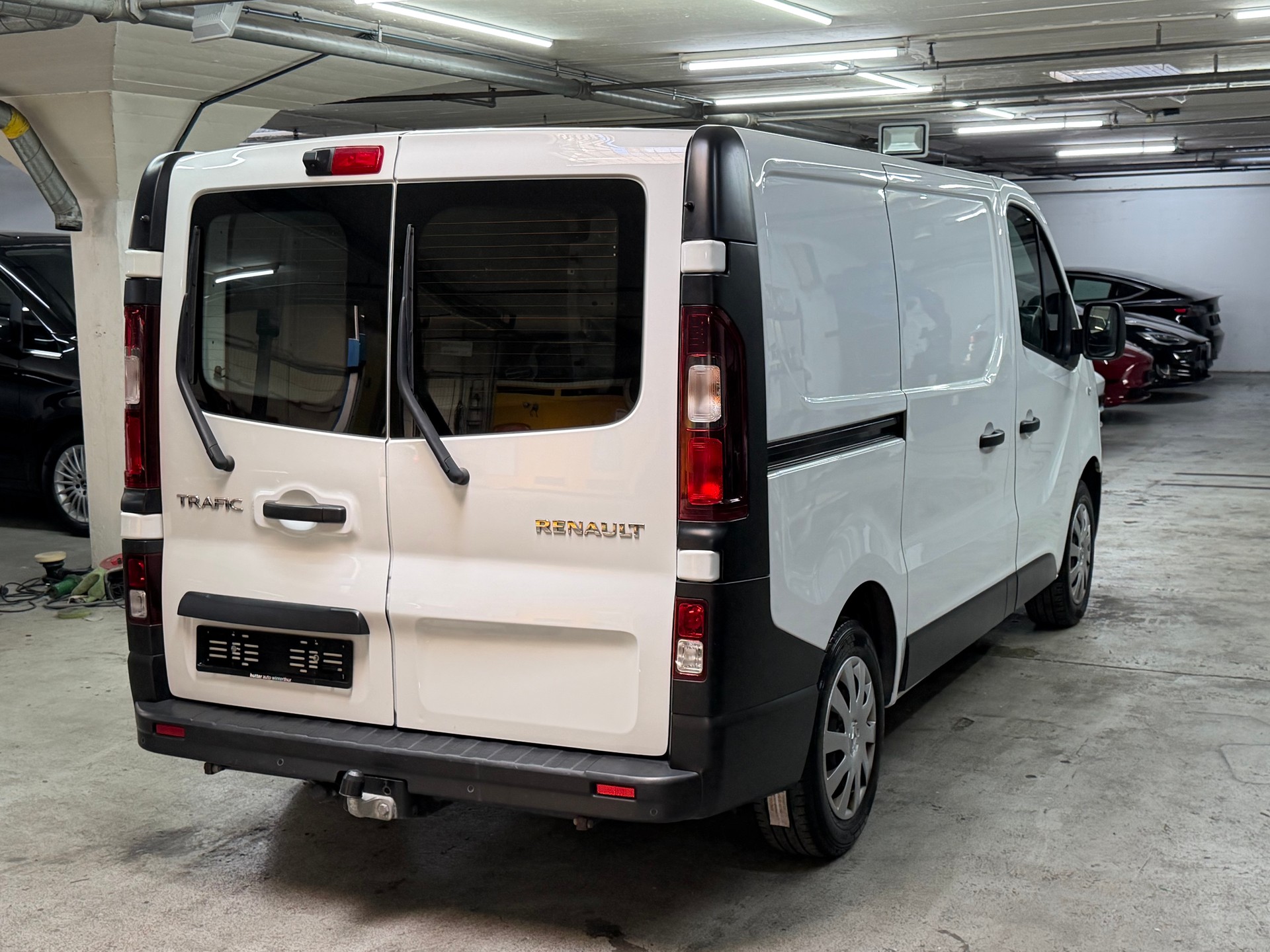 RENAULT Trafic 2.0 ENERGY dCi145 3.0t Business L1H1 A-image-3