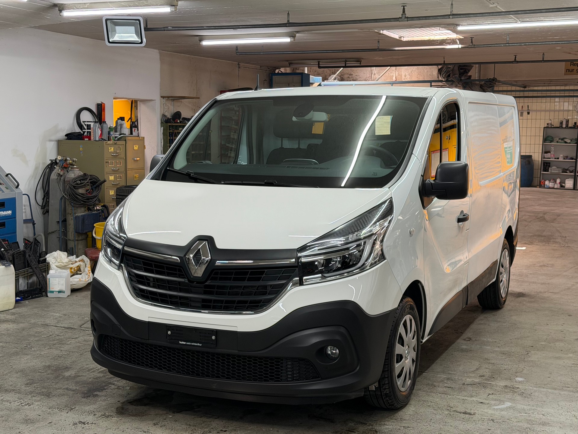 RENAULT Trafic 2.0 ENERGY dCi145 3.0t Business L1H1 A-image-5