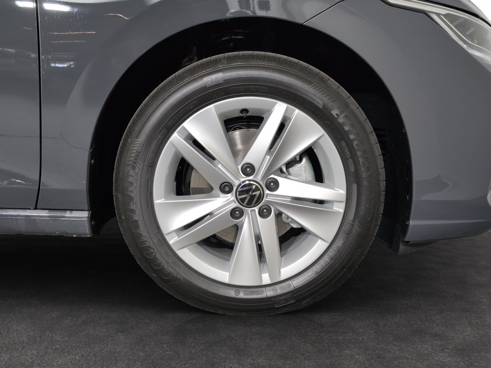 VW Golf 1.5 e TSI mHEV Basis DSG-image-5