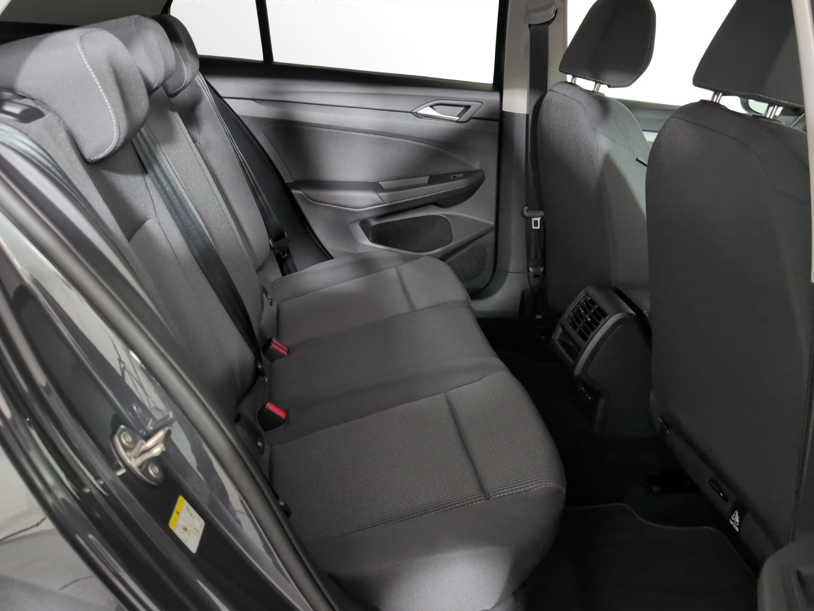 VW Golf 1.5 e TSI mHEV Basis DSG-image-9