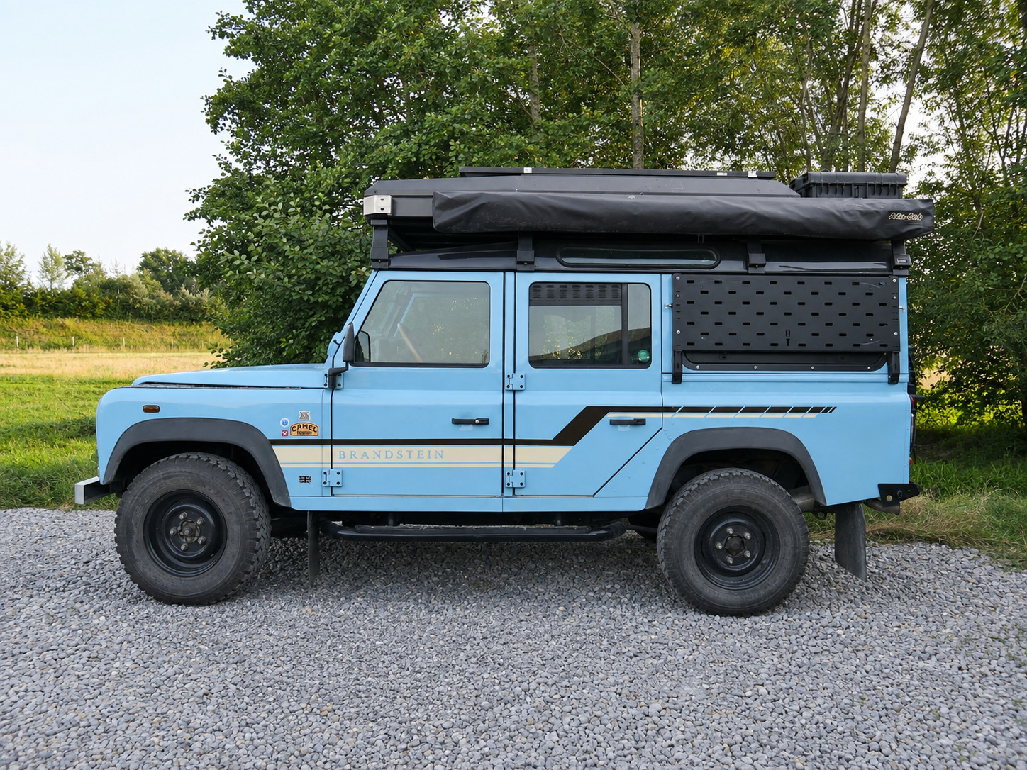 LAND ROVER DEFENDER-image-1
