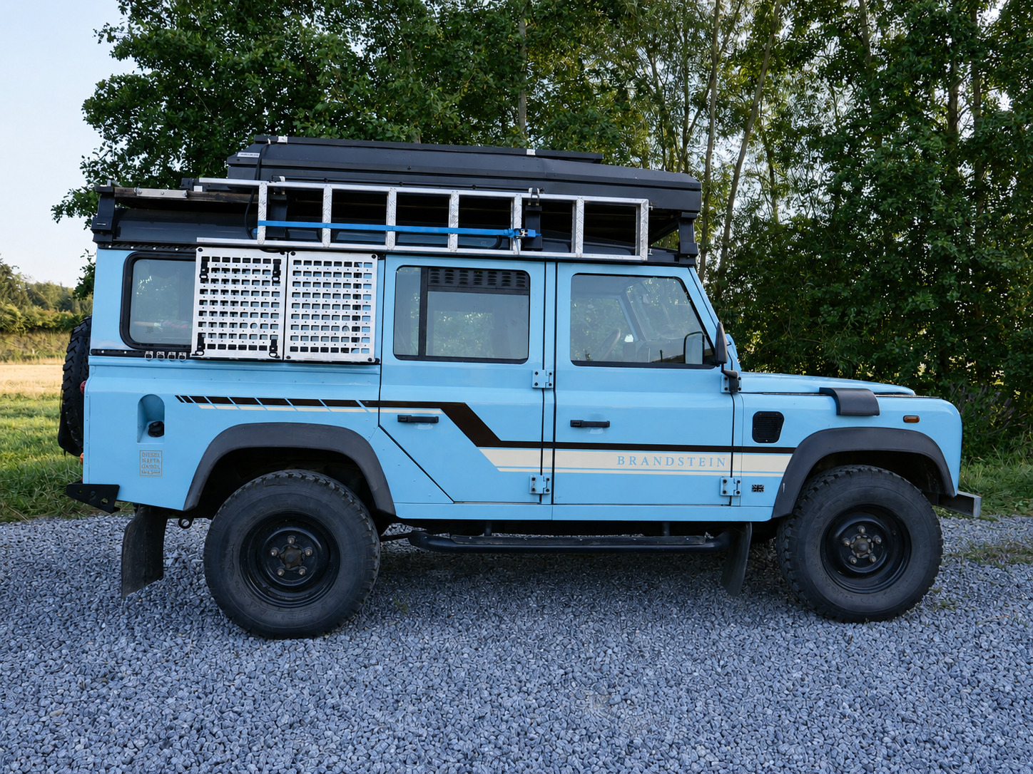 LAND ROVER DEFENDER-image-2