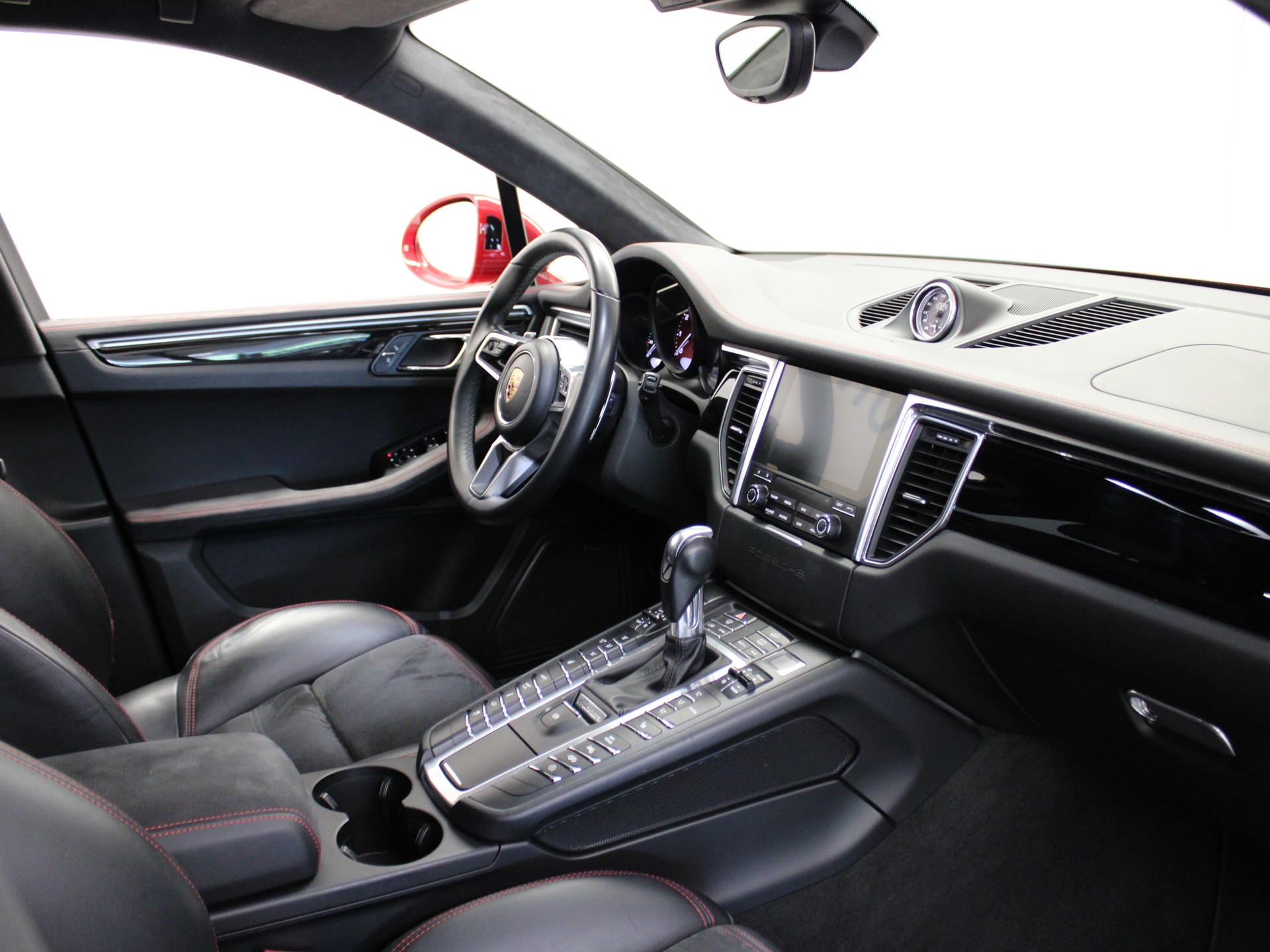 PORSCHE Macan GTS PDK-image-5