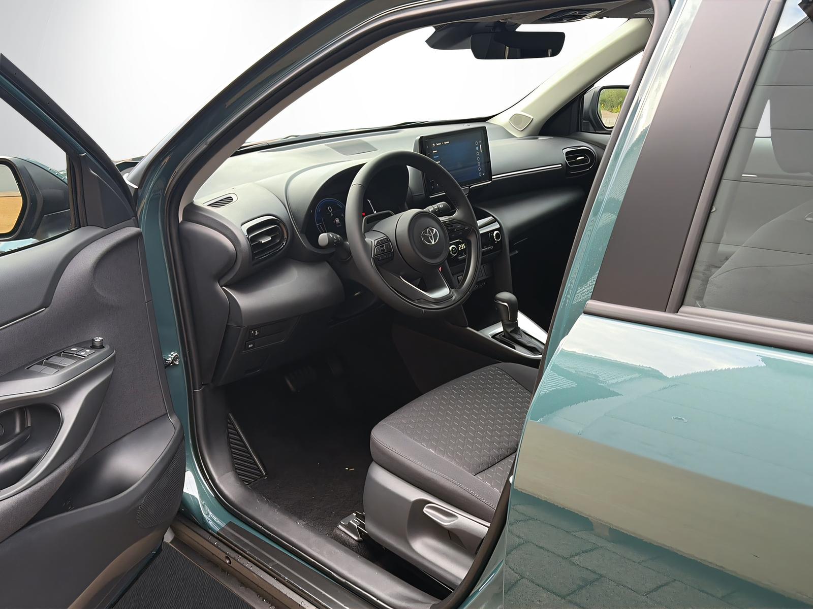 TOYOTA Yaris Cross 1.5 VVT-i HSD Comfort AWD-i-image-6