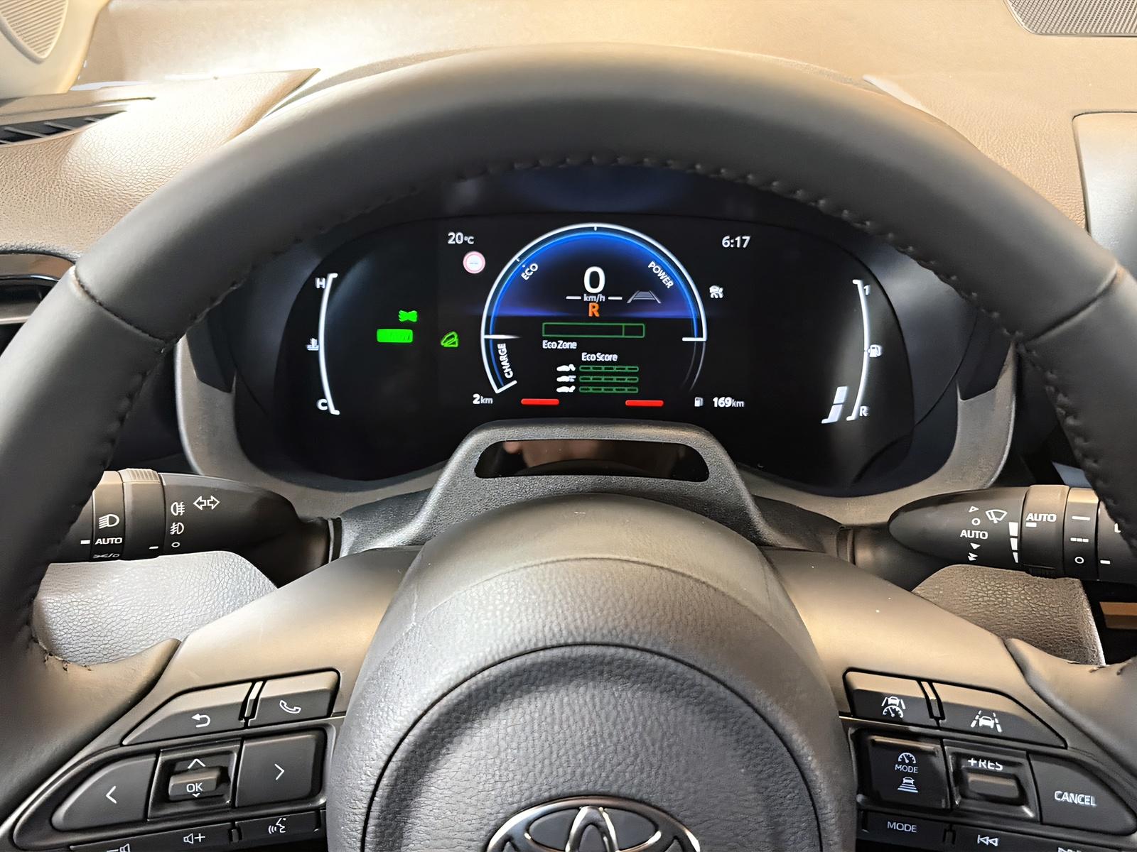 TOYOTA Yaris Cross 1.5 VVT-i HSD Comfort AWD-i-image-9