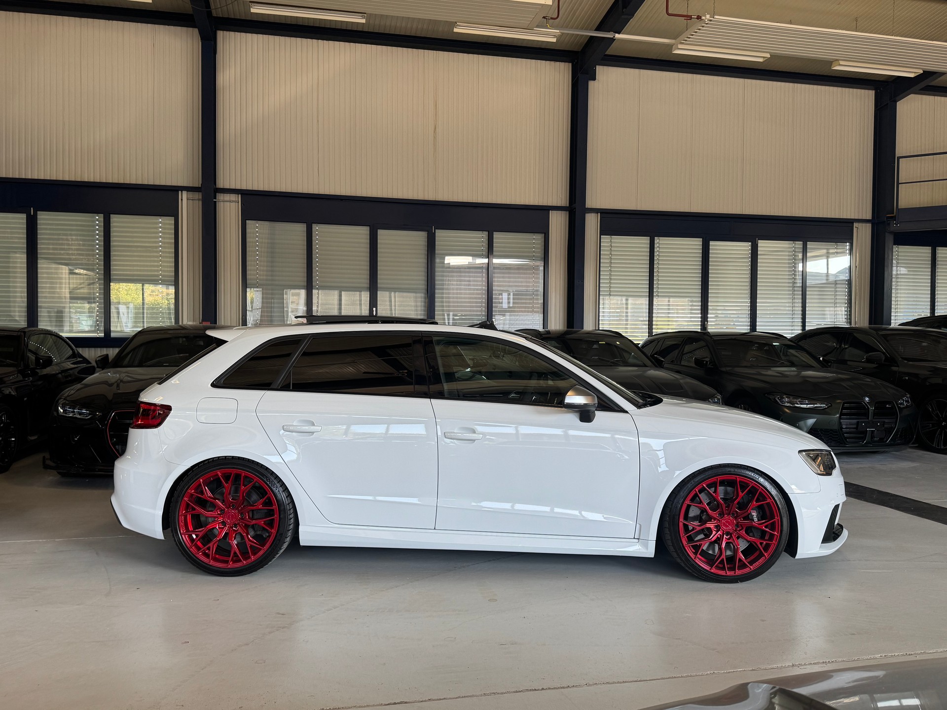 AUDI RS3-image-1