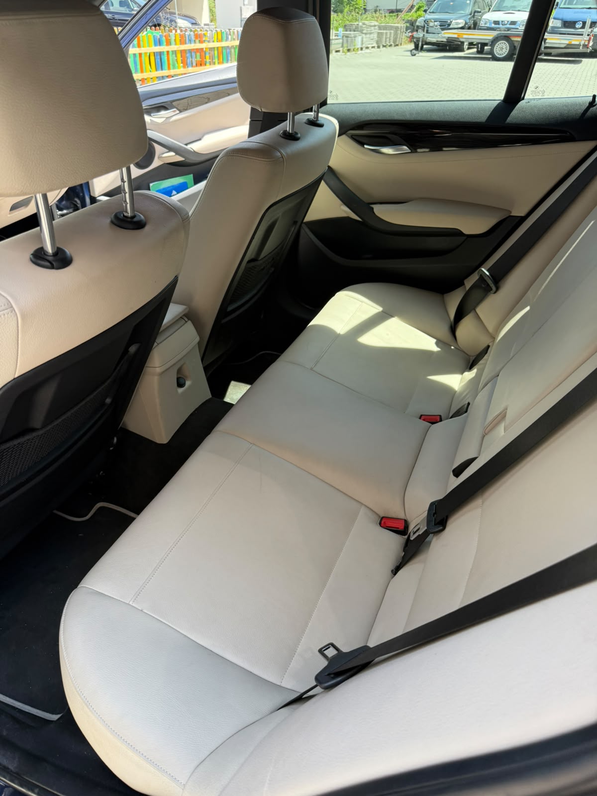 BMW X1 xDrive 28i Steptronic-image-11