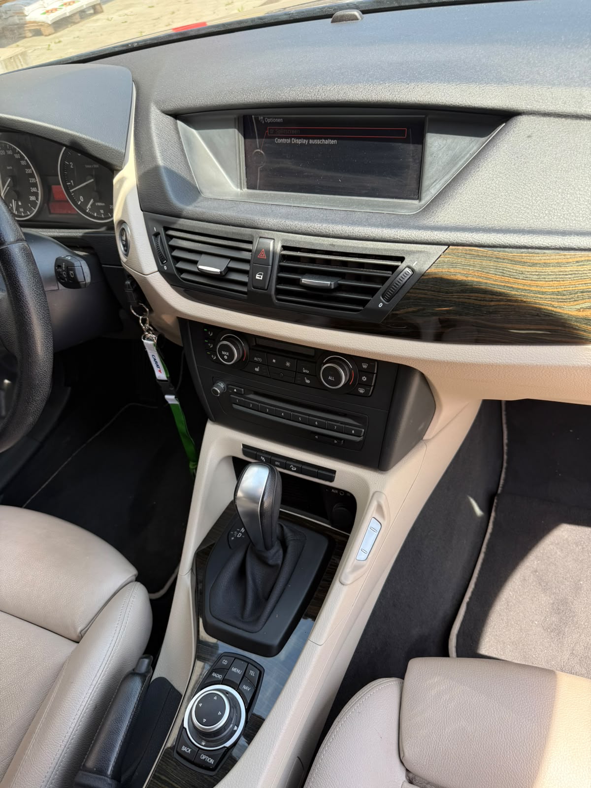 BMW X1 xDrive 28i Steptronic-image-6