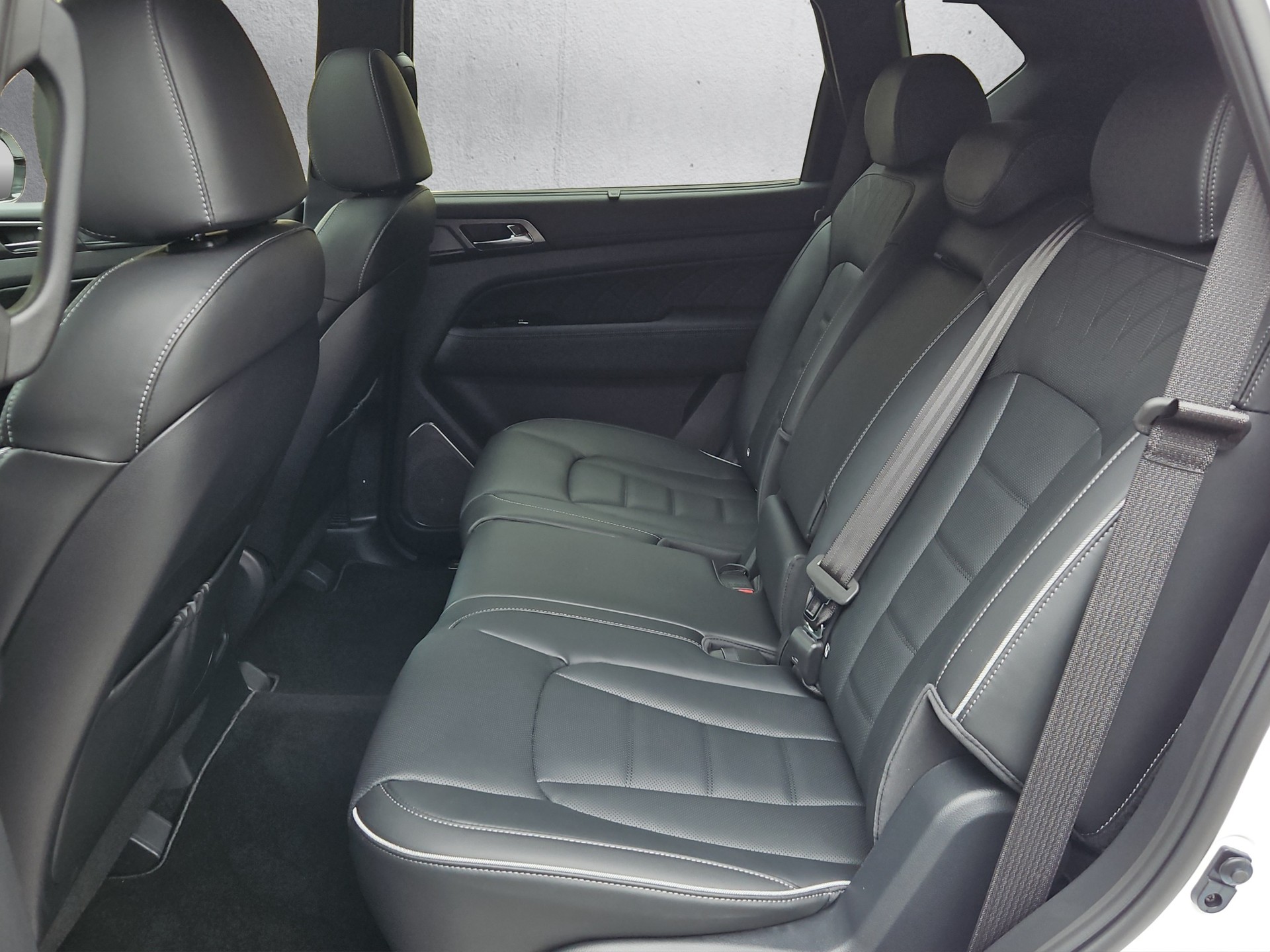 KGM-SsangYong Rexton 2.2 Diesel Blackline 4WD - 3'500kg-image-10