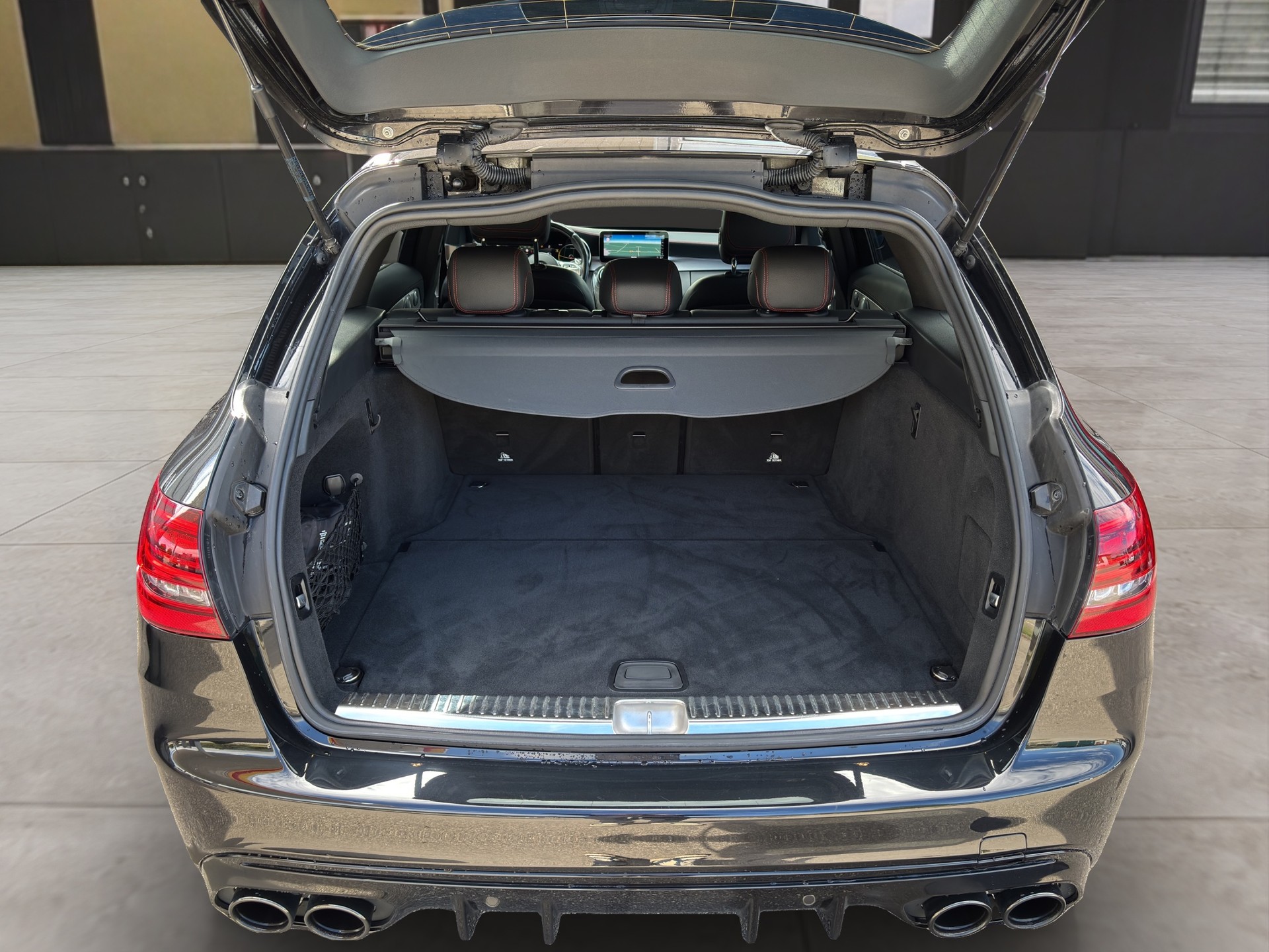 MERCEDES-BENZ C 43 AMG 4matic Kombi-image-14