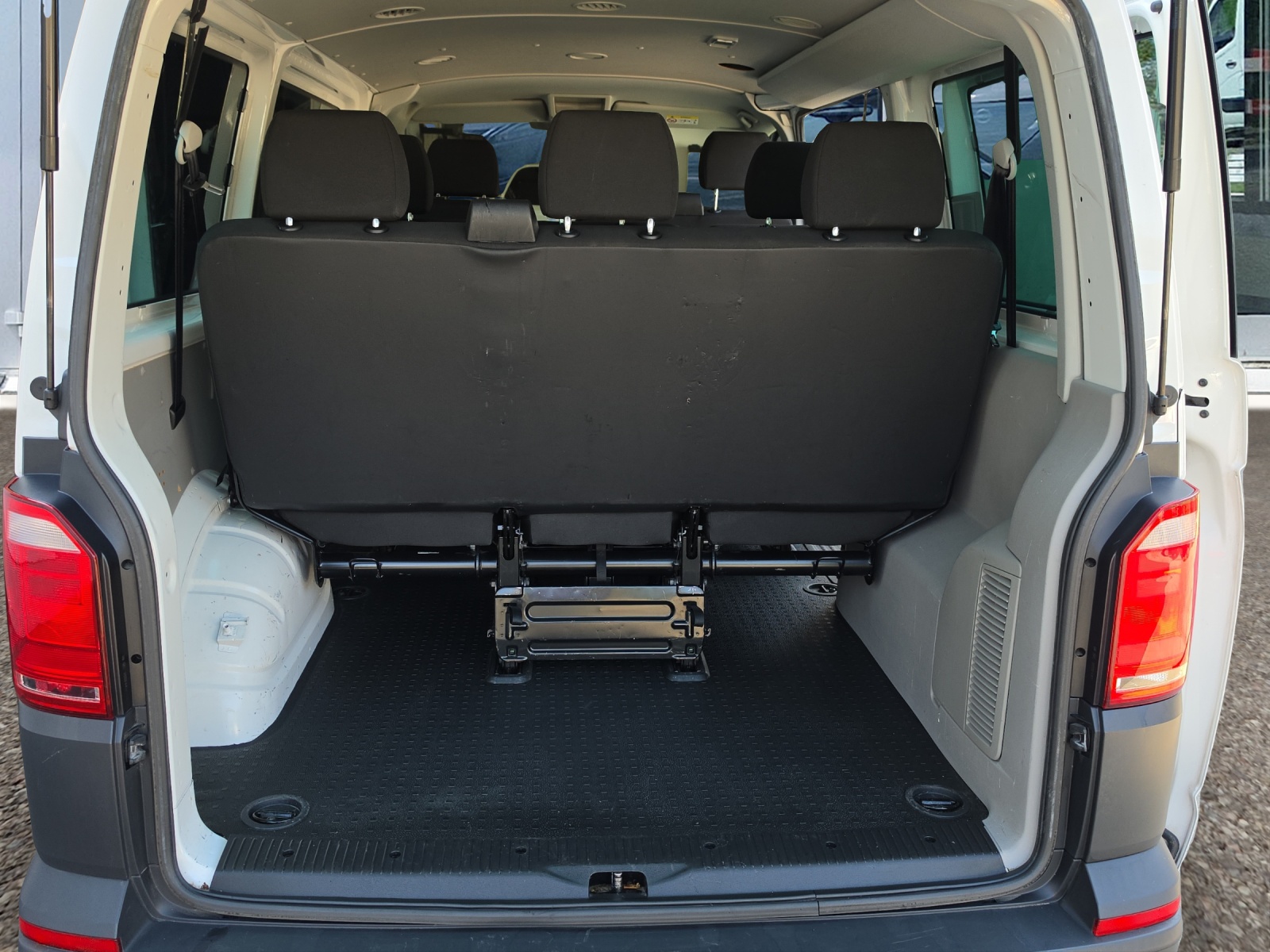 VW T6 2.0 TDI / 9 Plätzer-image-14