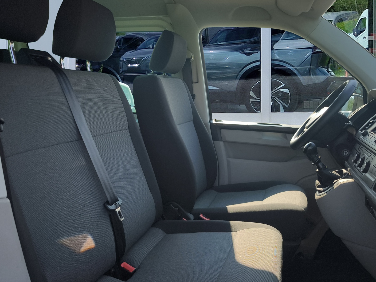 VW T6 2.0 TDI / 9 Plätzer-image-8